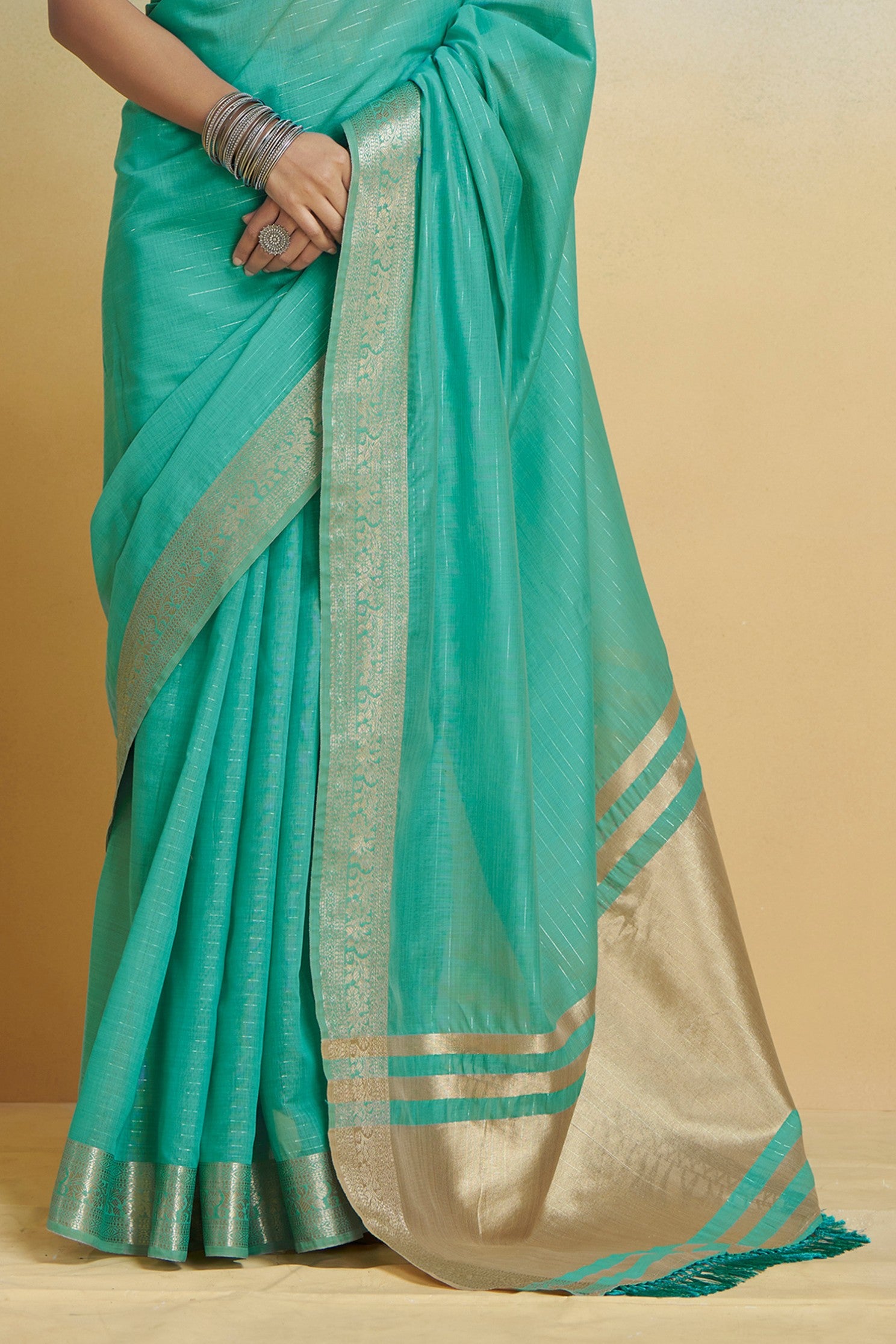 Buy MySilkLove Tropical Green Woven Maheshwari Saree Online