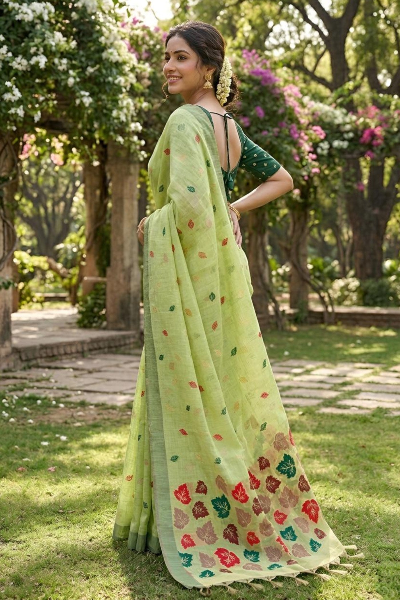 Buy MySilkLove Pistachio Green Woven Linen Saree Online