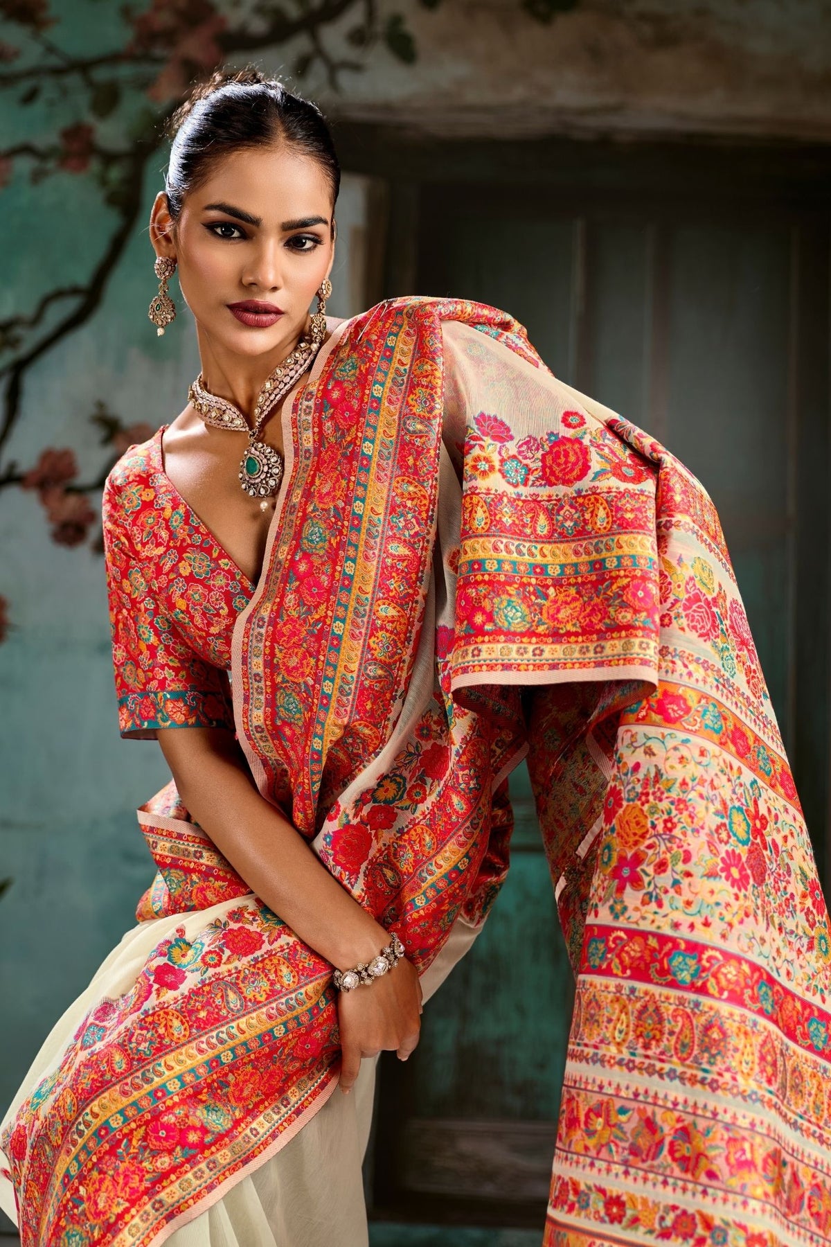 Buy MySilkLove Frost White Kashmiri Handloom Jamewar Saree Online