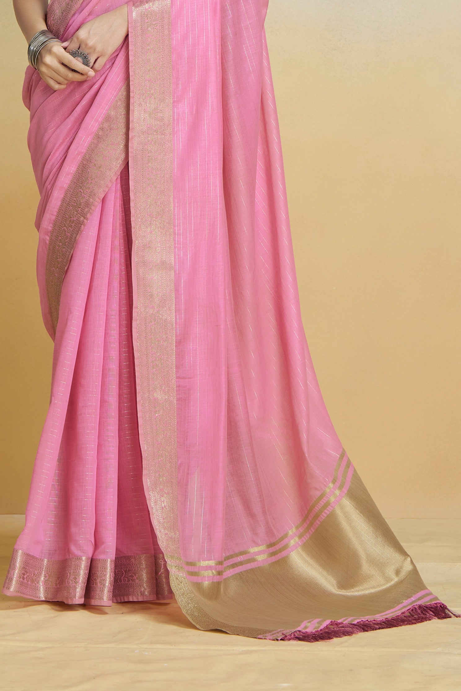 Buy MySilkLove Taffy Pink Woven Maheshwari Saree Online