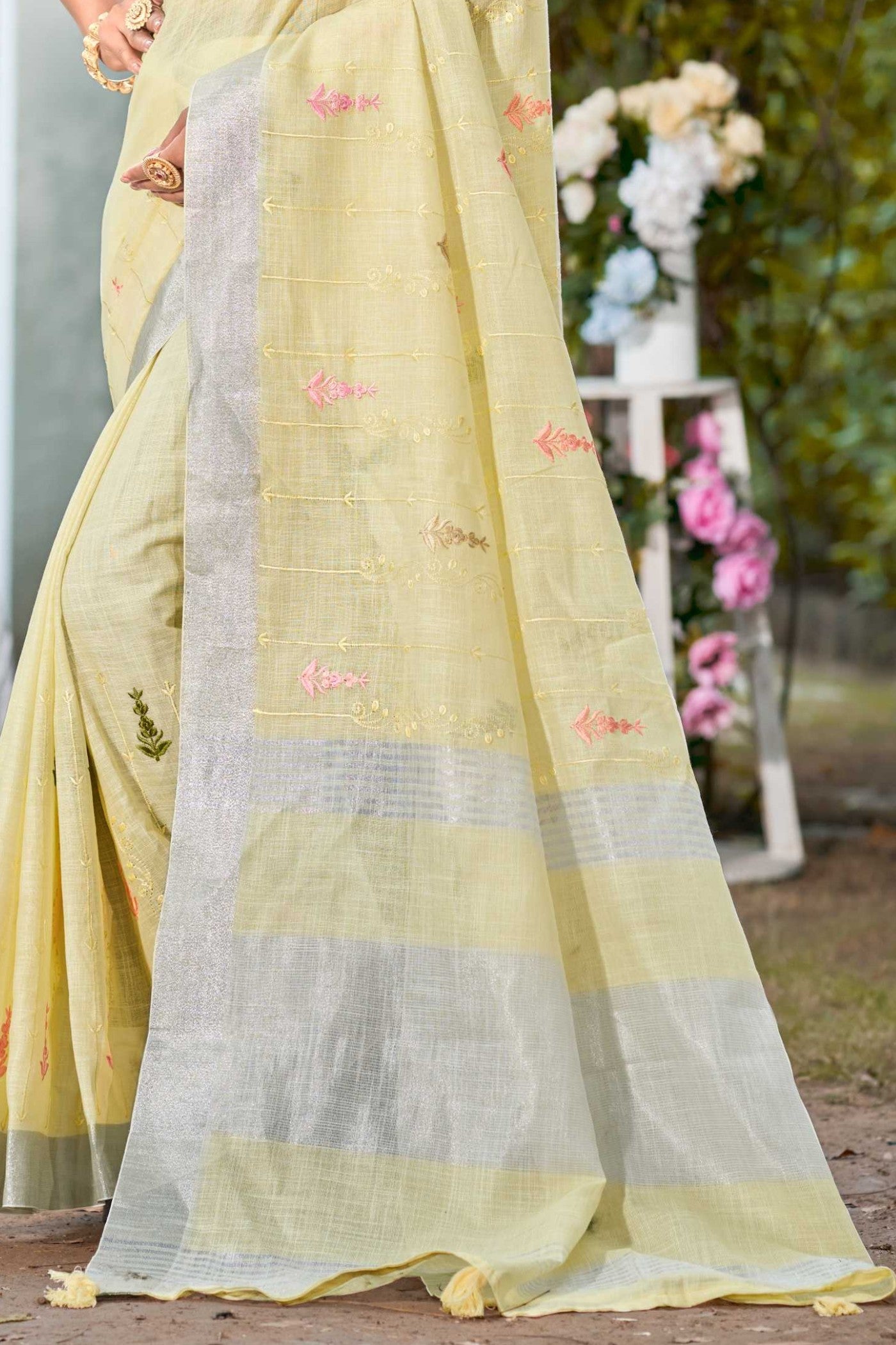 Buy MySilkLove Lemon Yellow Woven Cotton Linen Saree Online