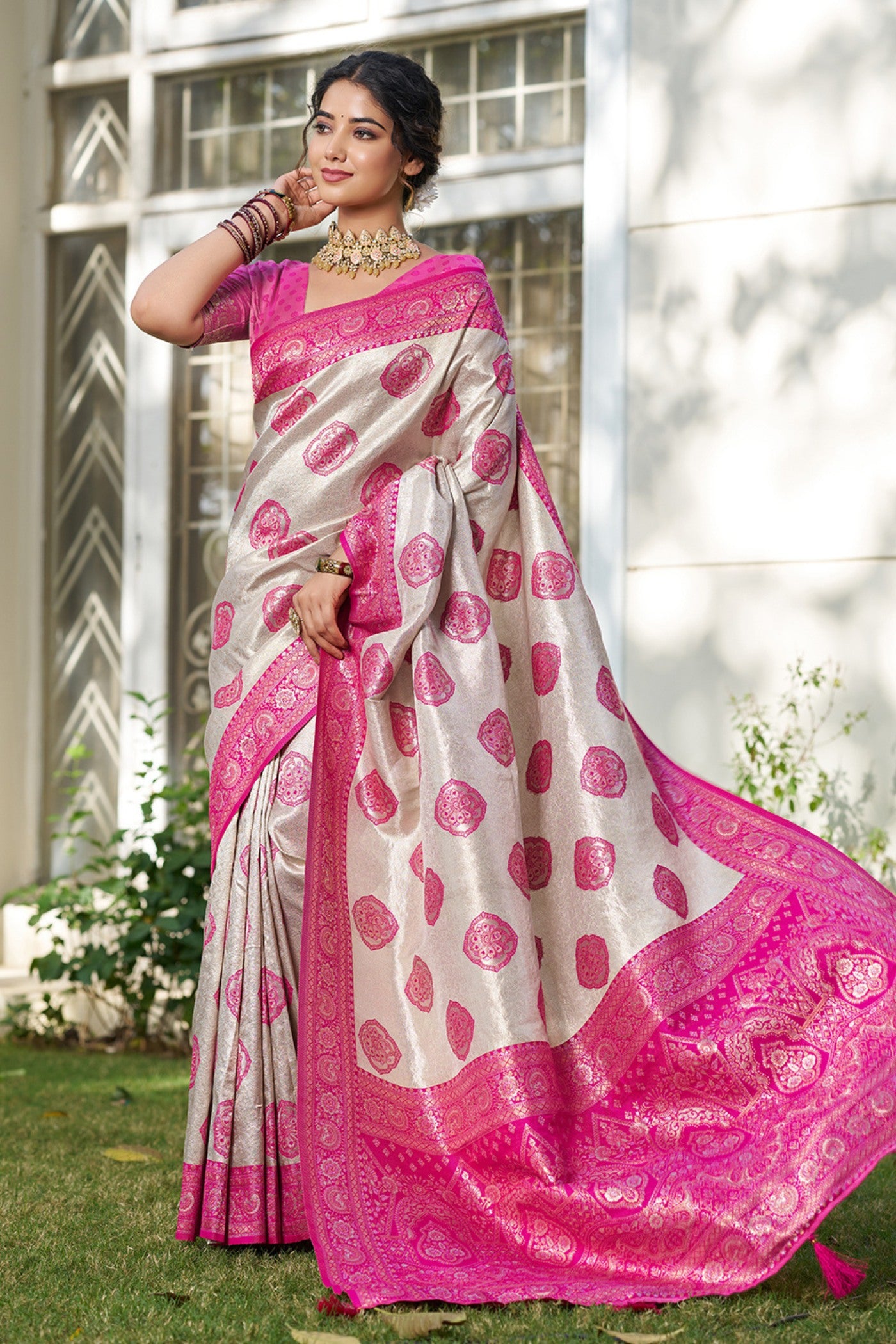 Buy MySilkLove Antique Cream and Pink Woven Banarasi Saree Online