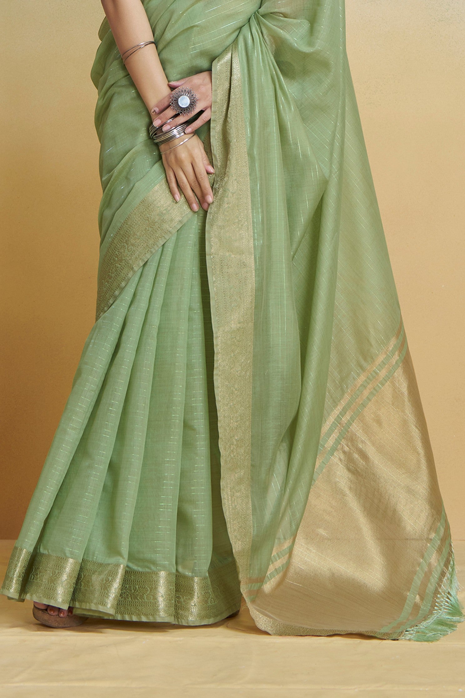 Buy MySilkLove Mantis Green Woven Maheshwari Saree Online