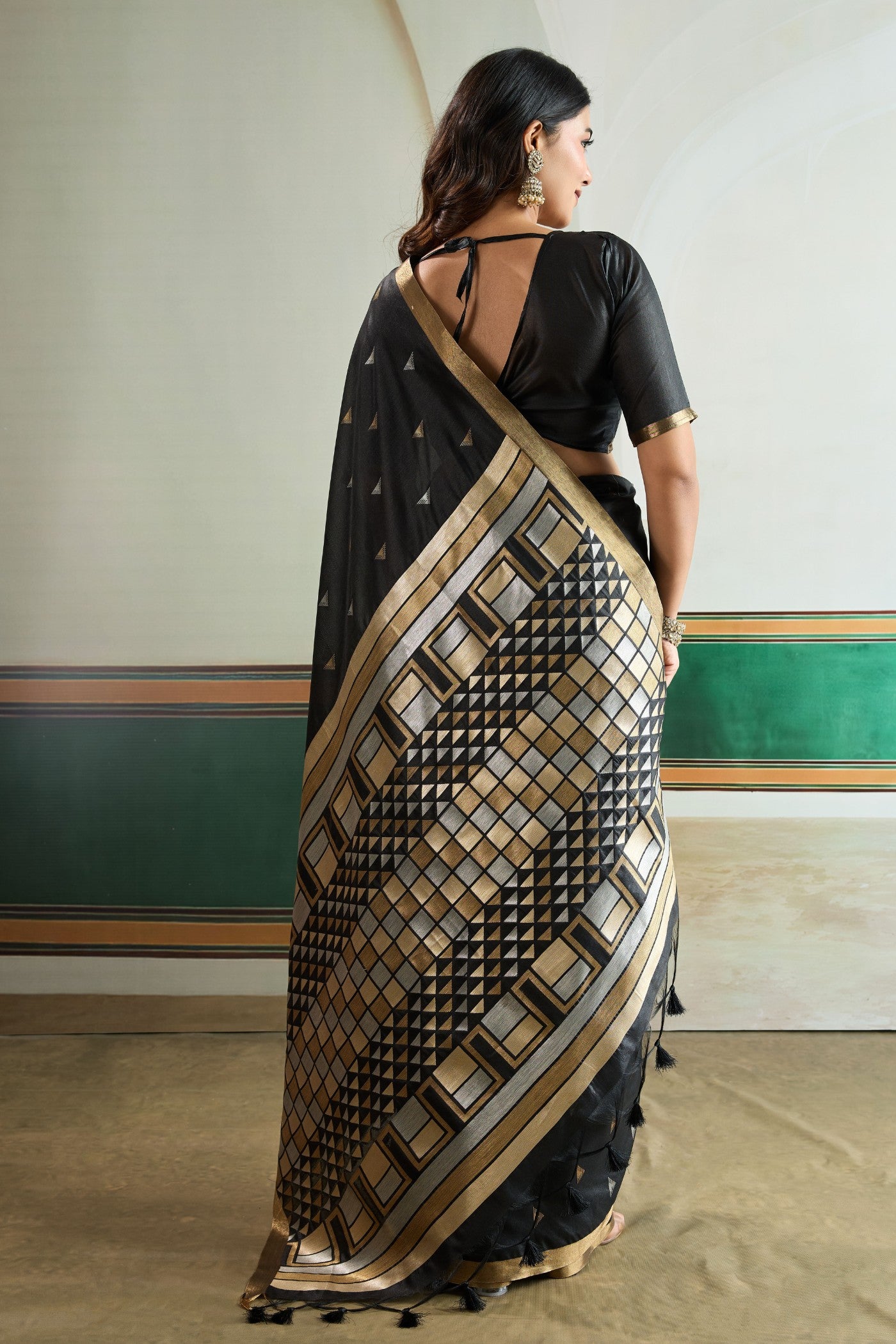 Buy MySilkLove Black Eel Tussar Handloom Silk Saree Online
