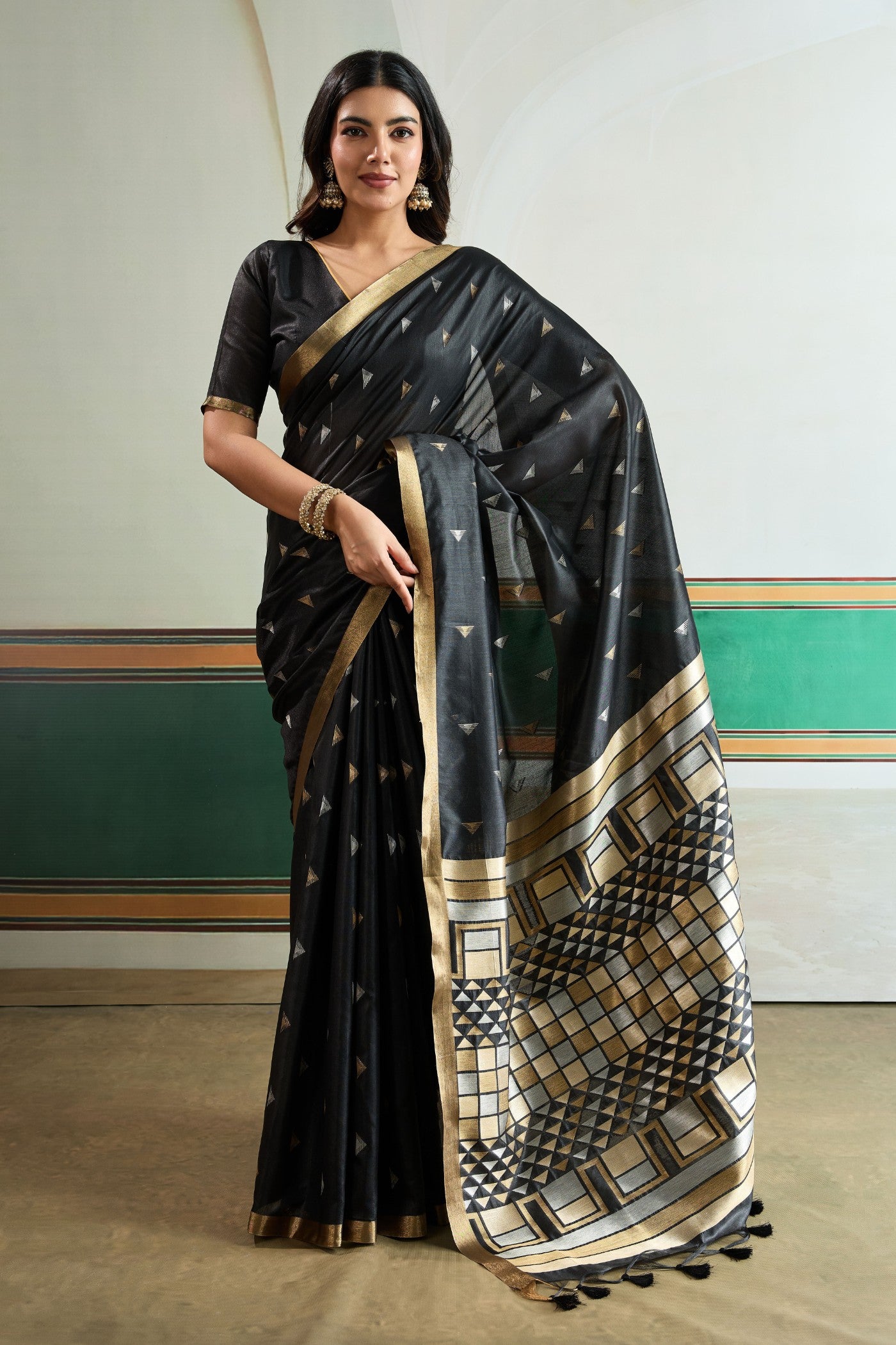 Buy MySilkLove Black Eel Tussar Handloom Silk Saree Online
