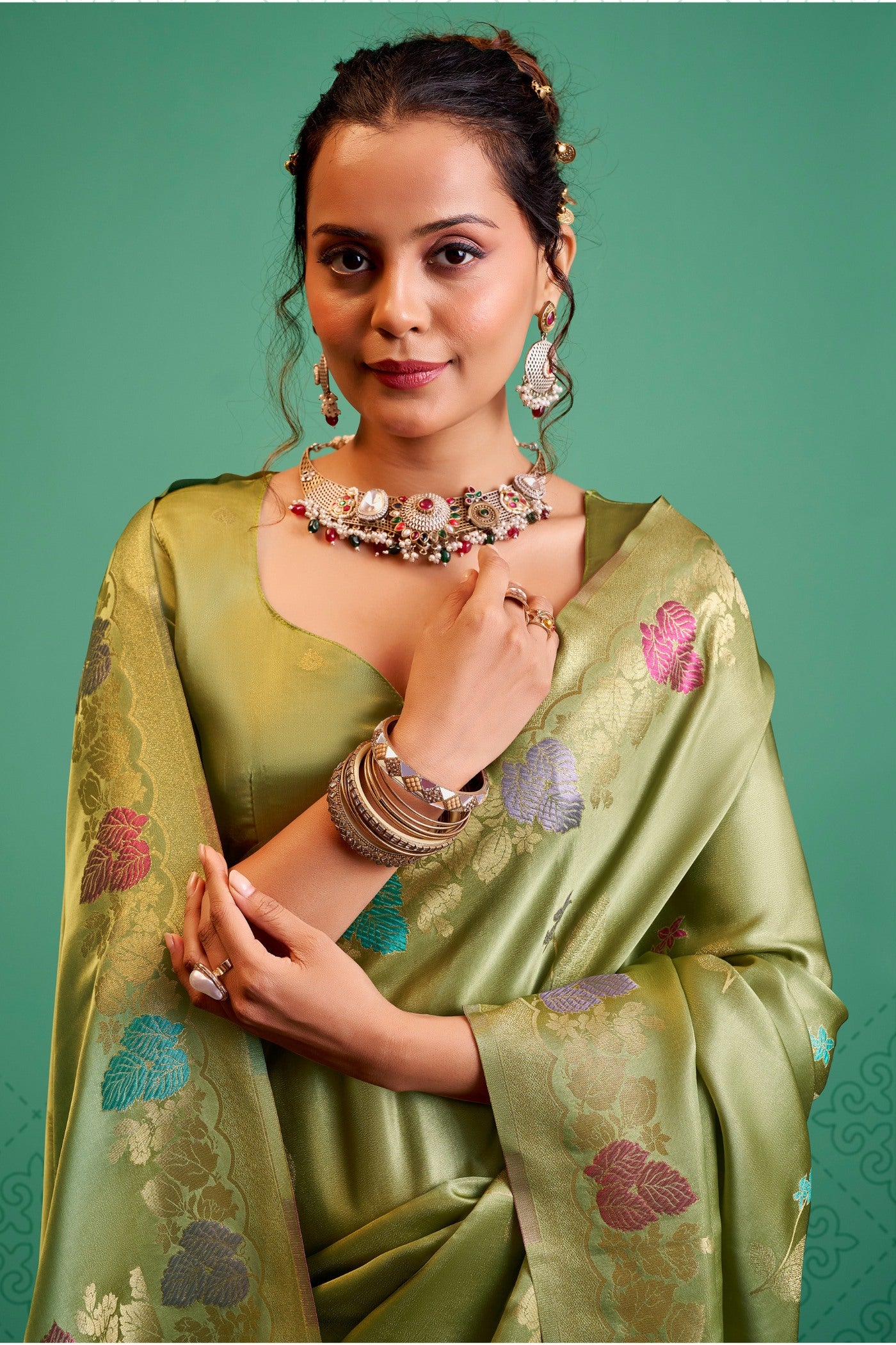 Buy MySilkLove Lwan Green Handloom Satin Silk Saree Online