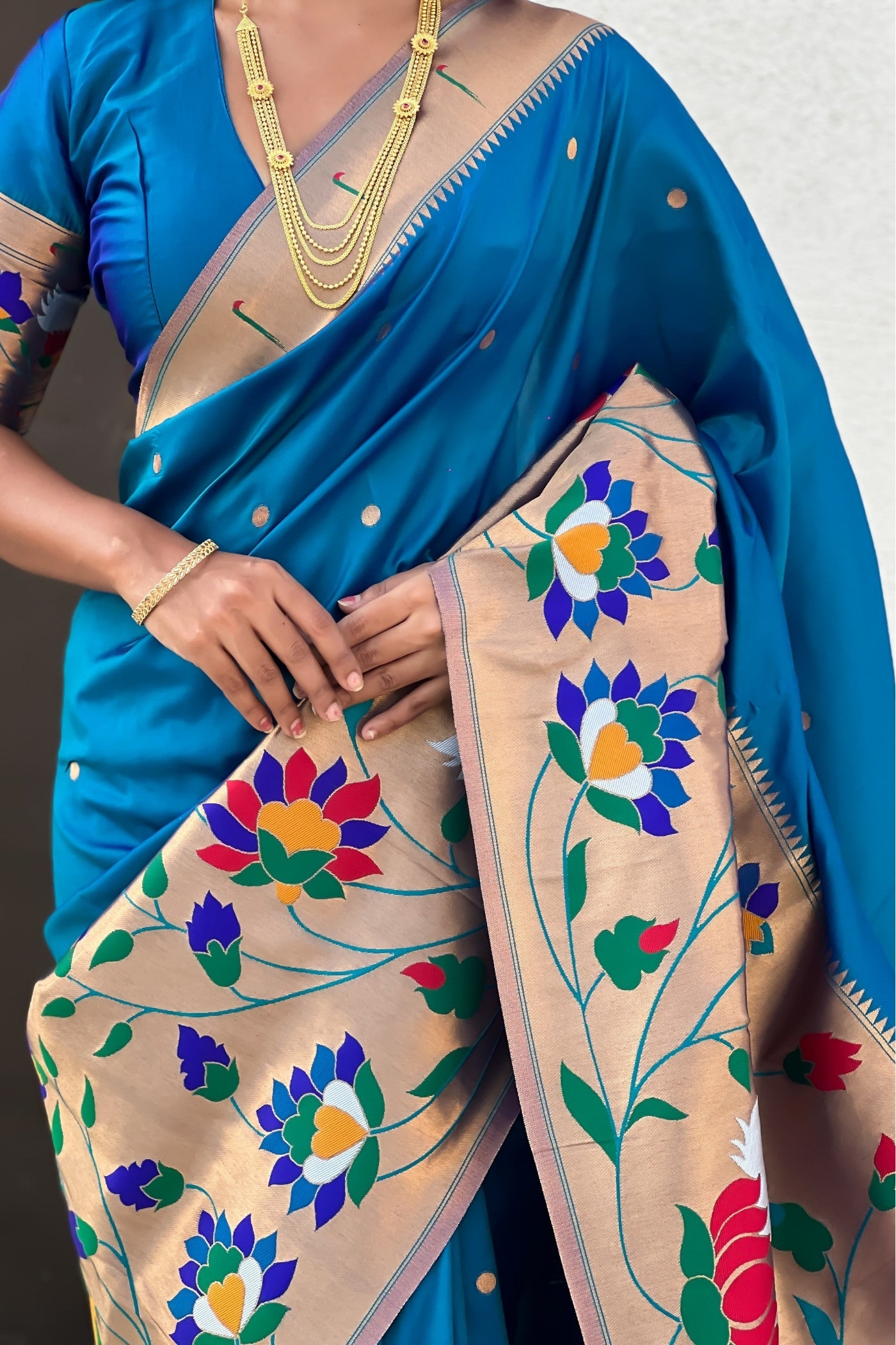 Buy MySilkLove Royal Blue Woven Paithani Saree Online