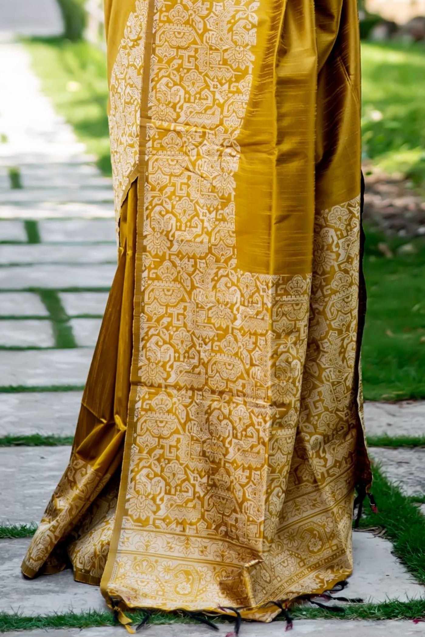 Buy MySilkLove luorescent Yellow Banarasi Handloom Raw Silk Saree Online