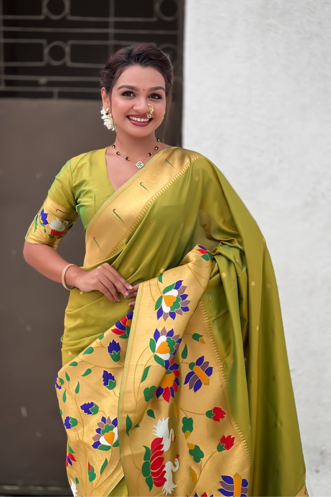 Buy MySilkLove Kelly Green Woven Paithani Saree Online