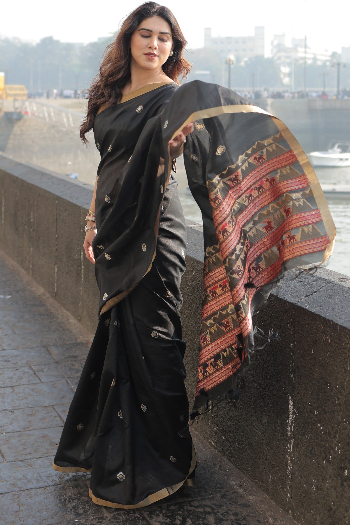 Buy MySilkLove Jade Black Tussar Handloom Silk Saree Online