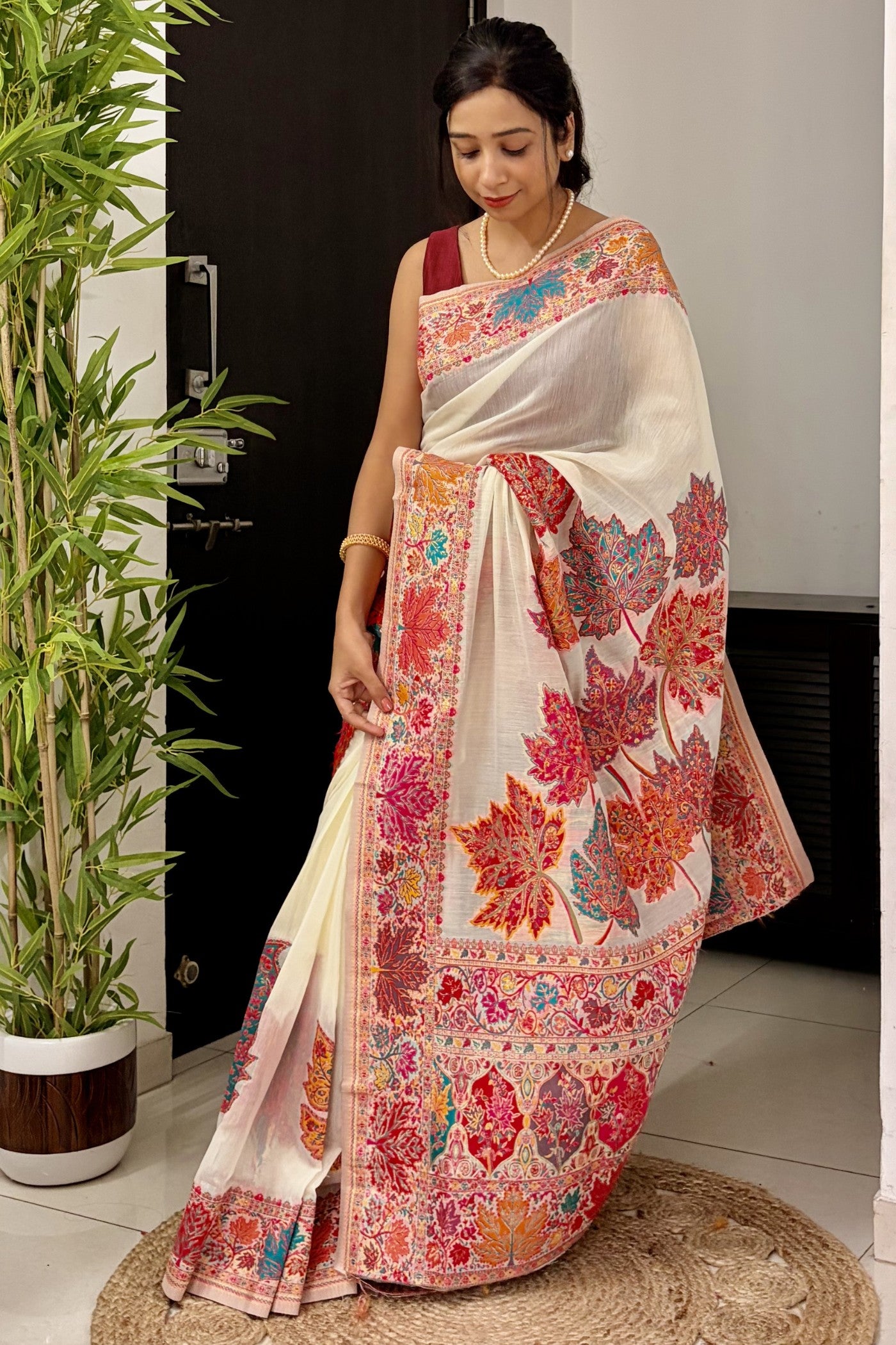 Buy MySilkLove Oyster White Kashmiri Handloom Jamewar Saree Online