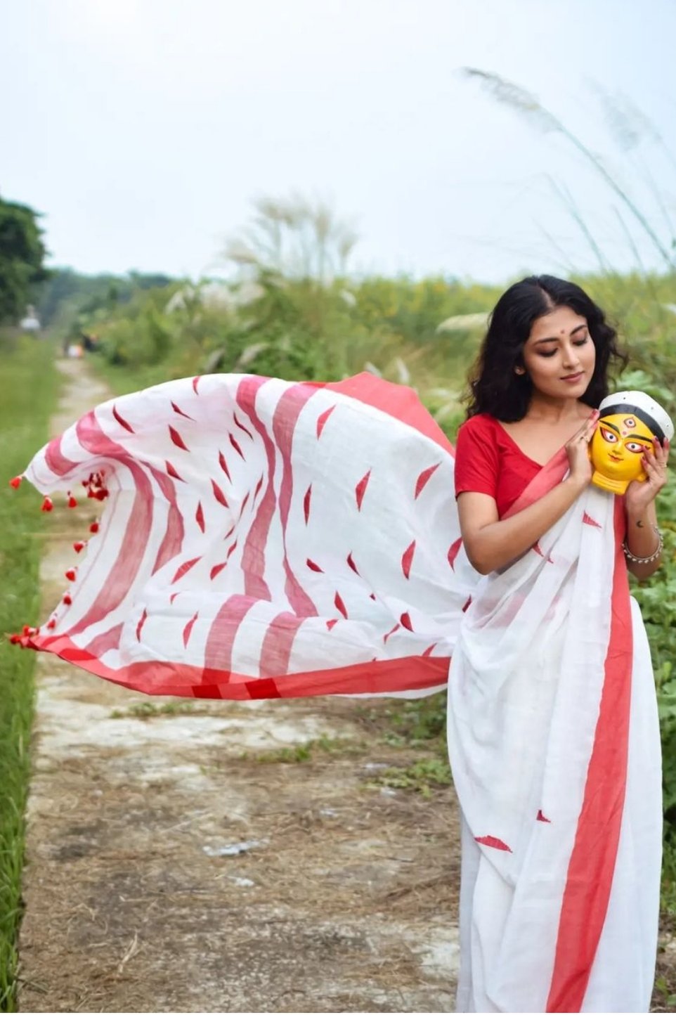 Buy MySilkLove Aster White Cotton Small Buta Tangail Saree Online