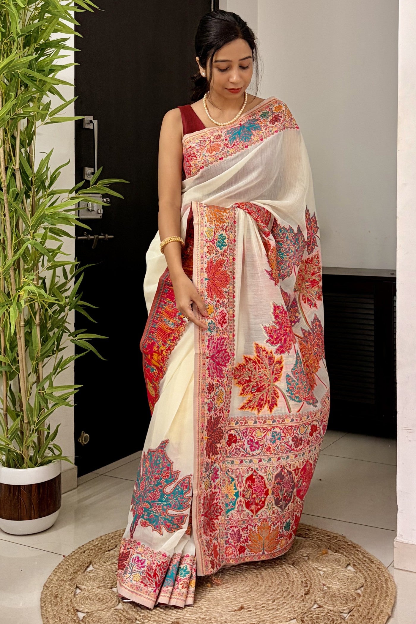 Buy MySilkLove Oyster White Kashmiri Handloom Jamewar Saree Online