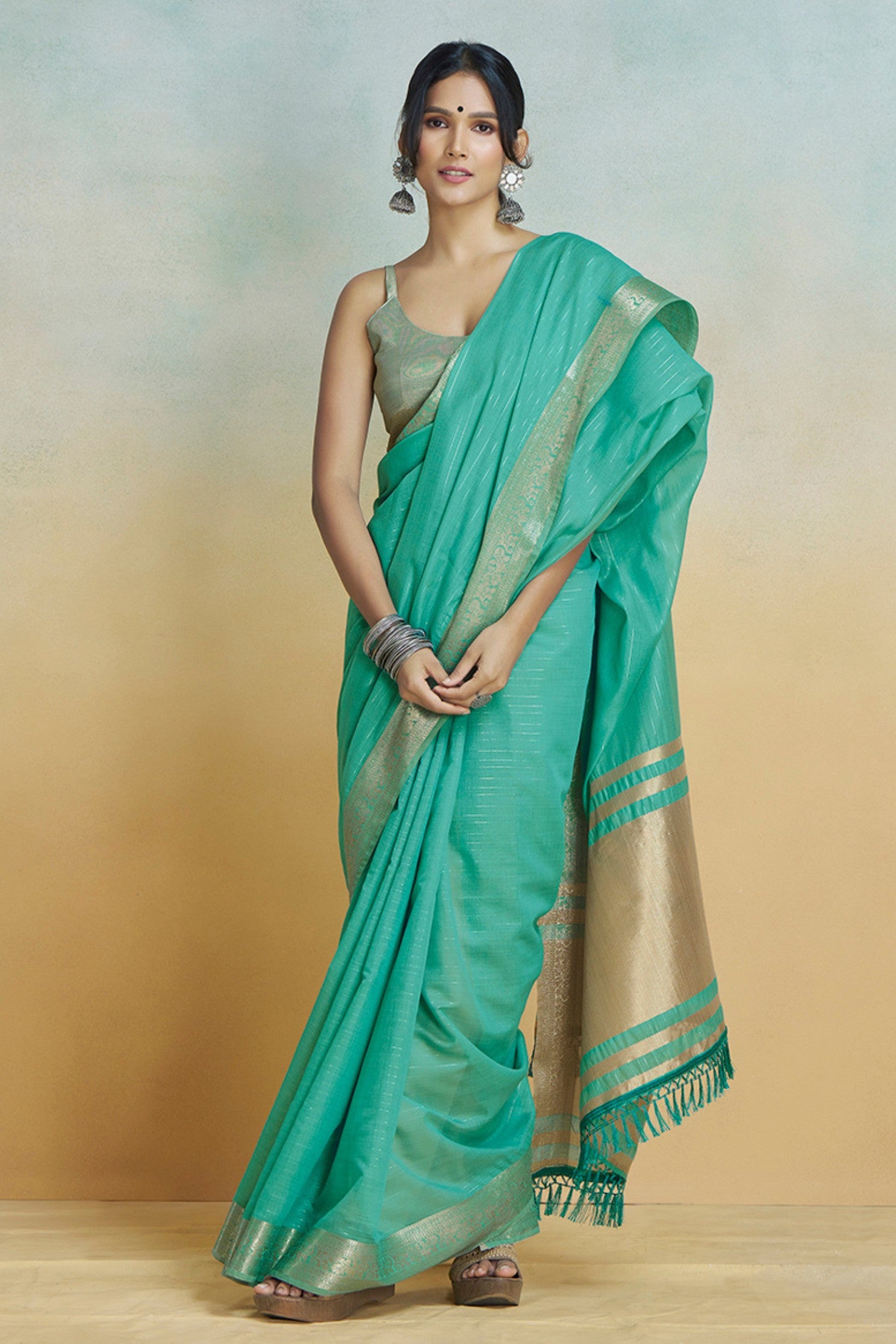Buy MySilkLove Tropical Green Woven Maheshwari Saree Online