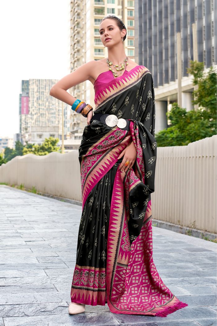Buy MySilkLove Gondola Black Woven Banarasi Saree Online