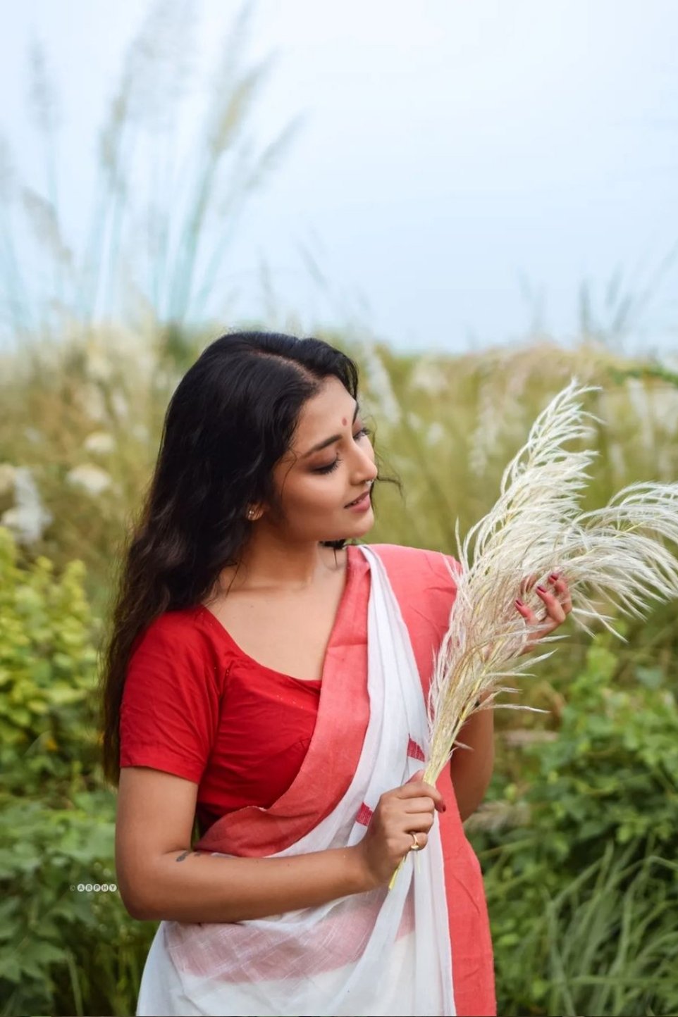 Buy MySilkLove Aster White Cotton Small Buta Tangail Saree Online