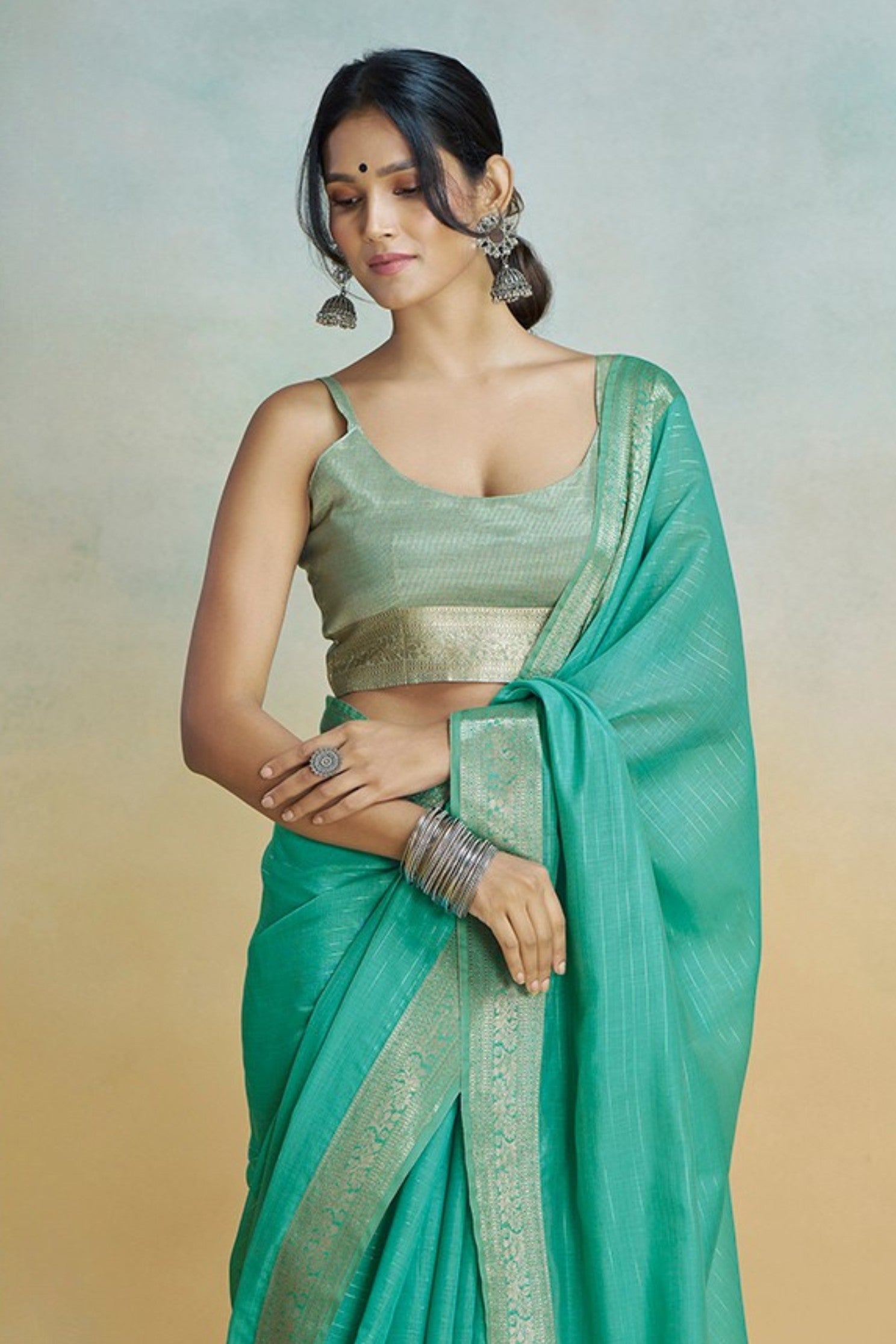 Buy MySilkLove Tropical Green Woven Maheshwari Saree Online