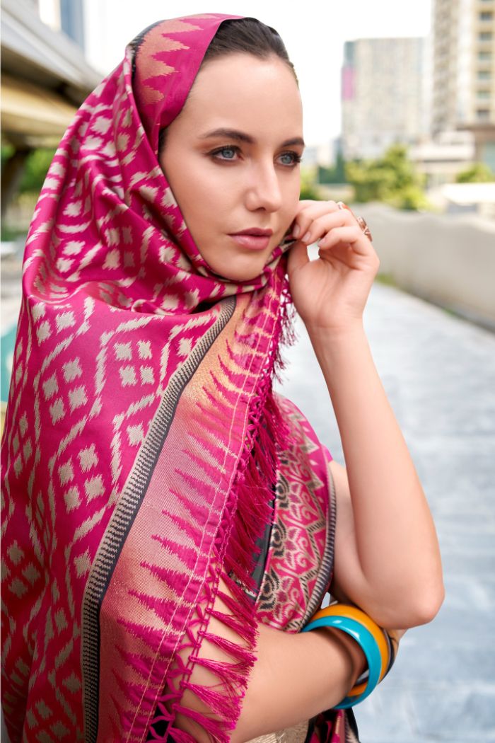 Buy MySilkLove Gondola Black Woven Banarasi Saree Online
