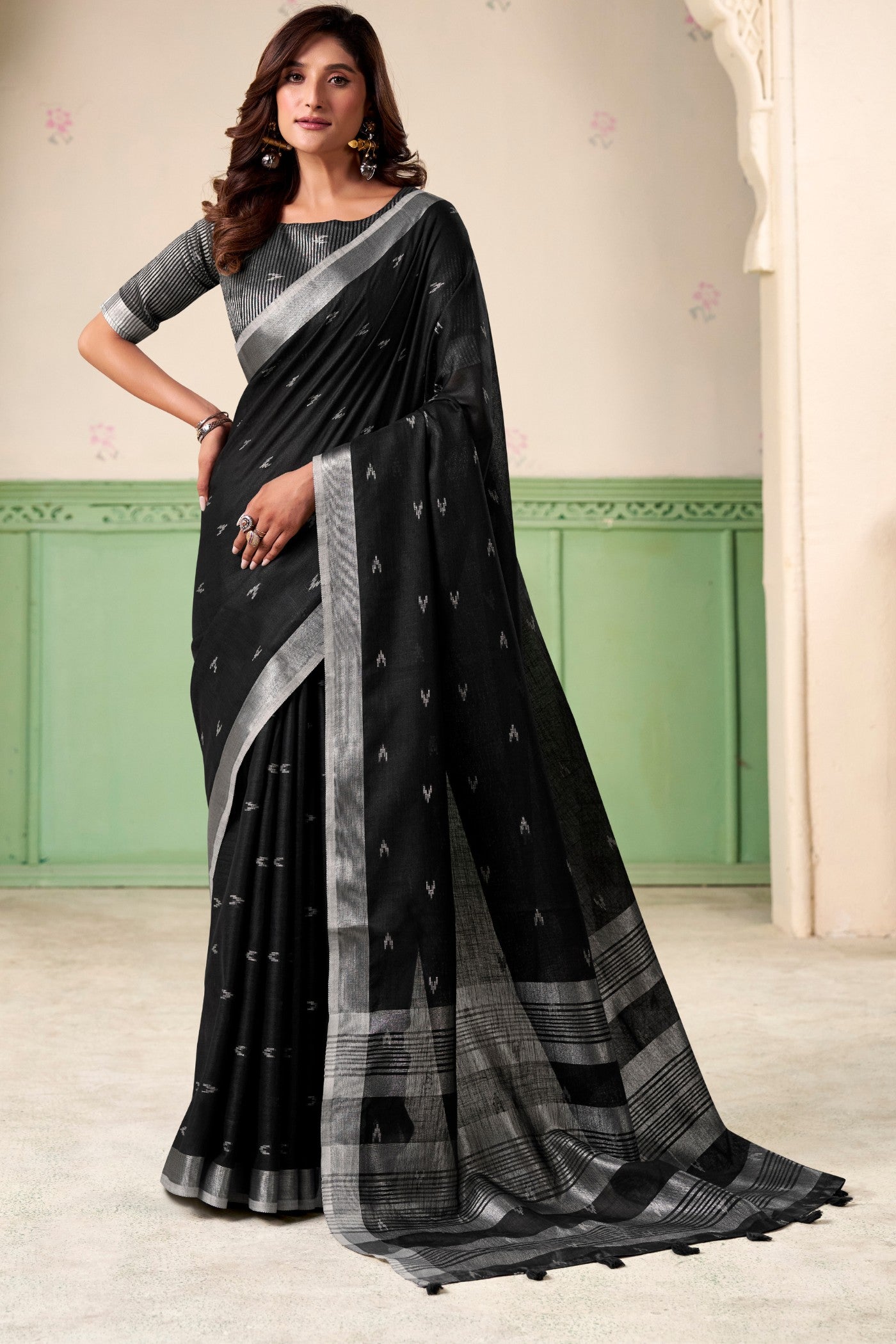 Buy MySilkLove Galaxy Black Woven Linen Saree Online