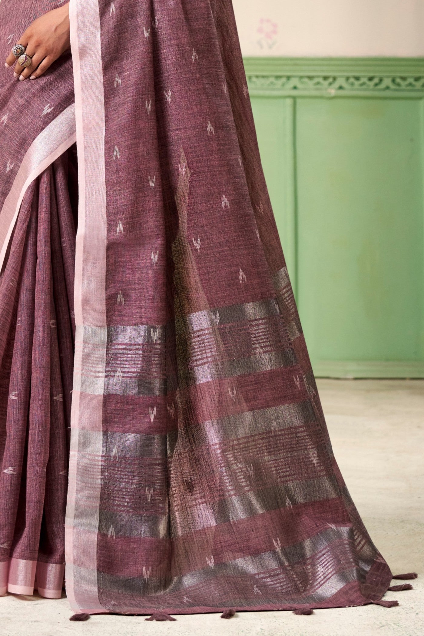 Buy MySilkLove Pansy Purple Woven Linen Saree Online