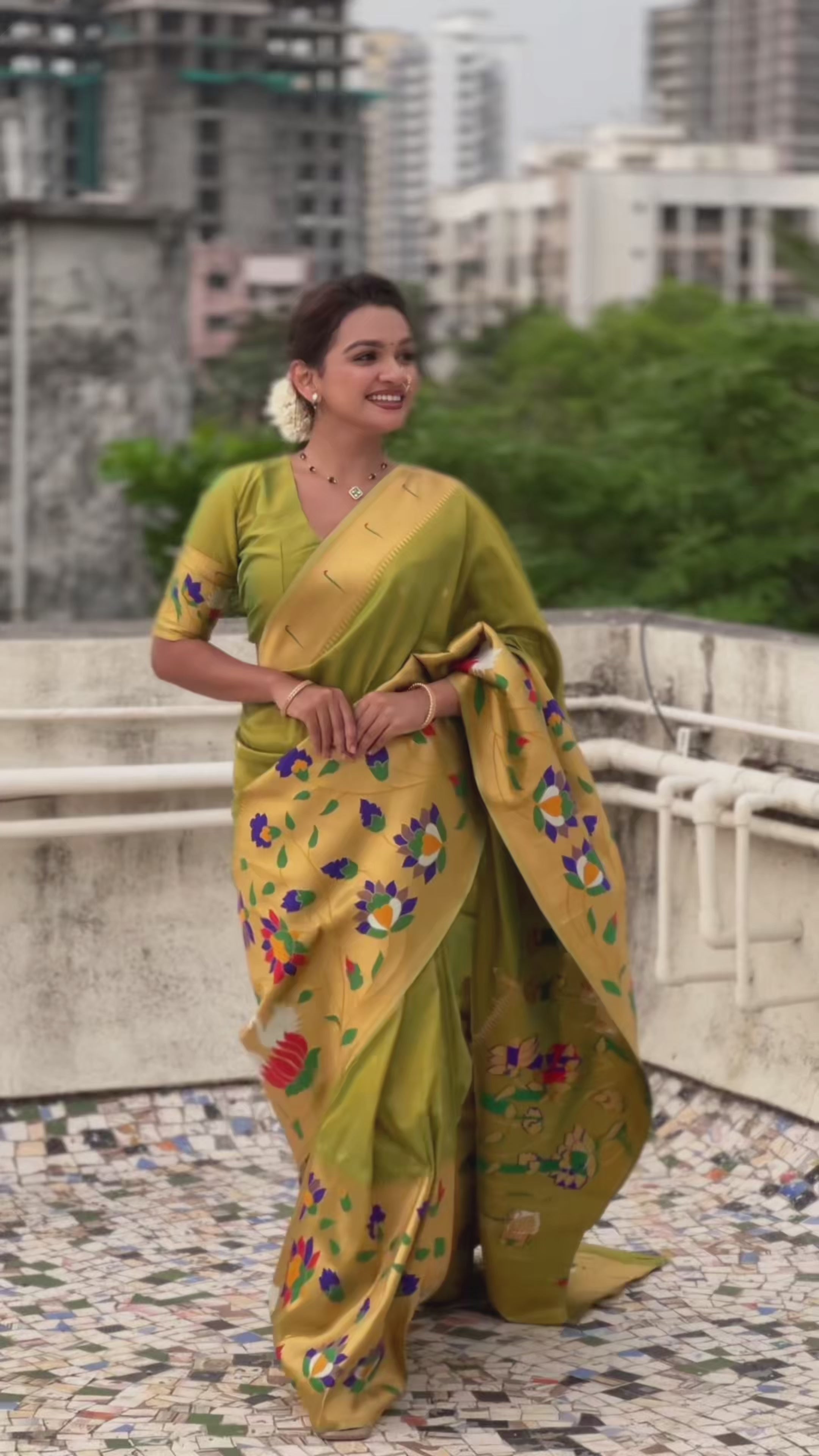 Buy MySilkLove Kelly Green Woven Paithani Saree Online