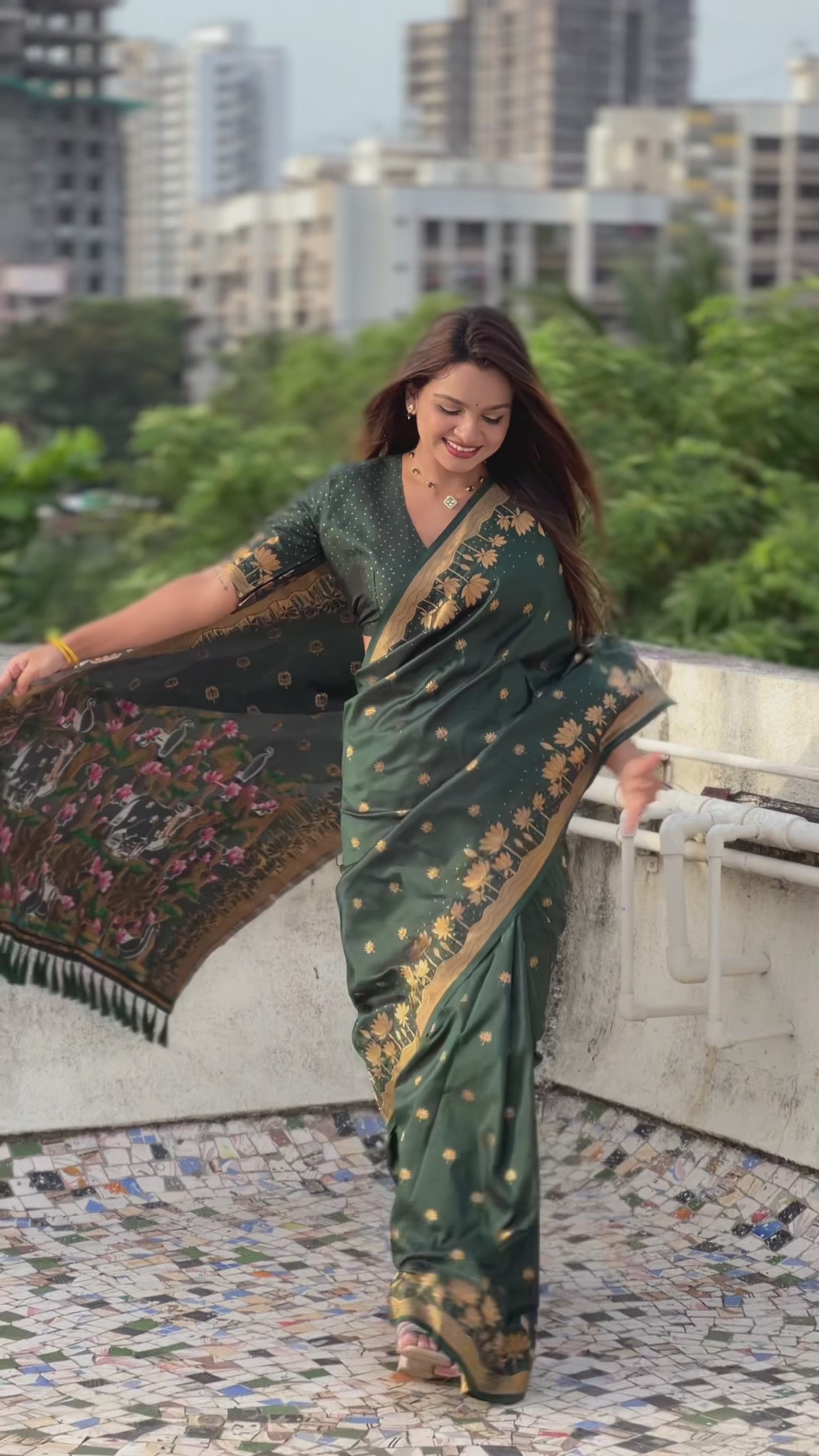 Buy MySilkLove Dark Leaves Green Woven Lotus Banarasi Saree Online