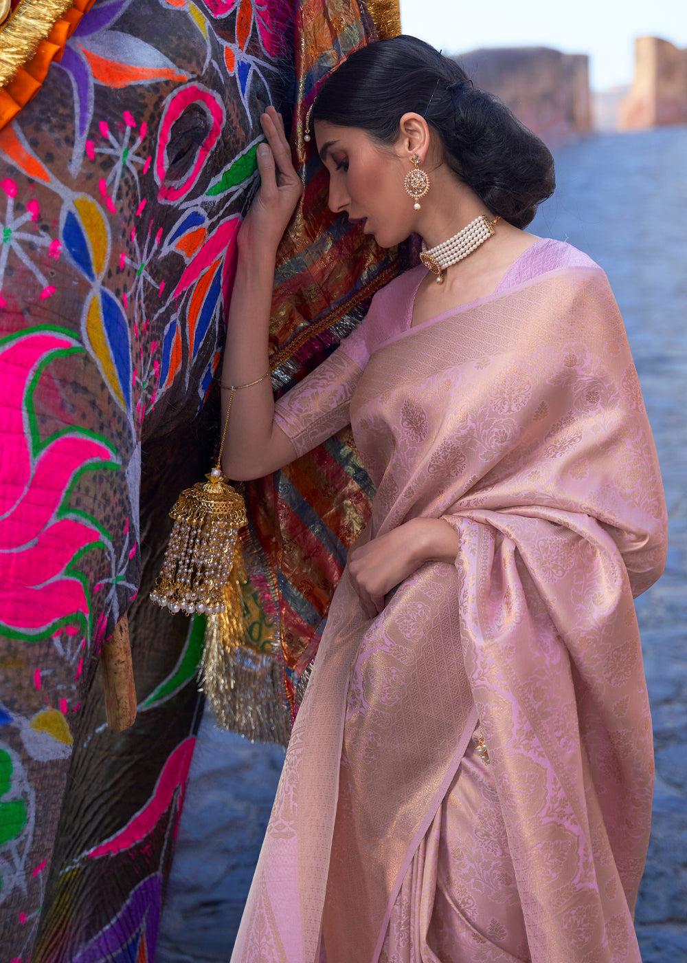 Buy MySilkLove Cavern Pink kanjivaram Woven Silk Saree Online