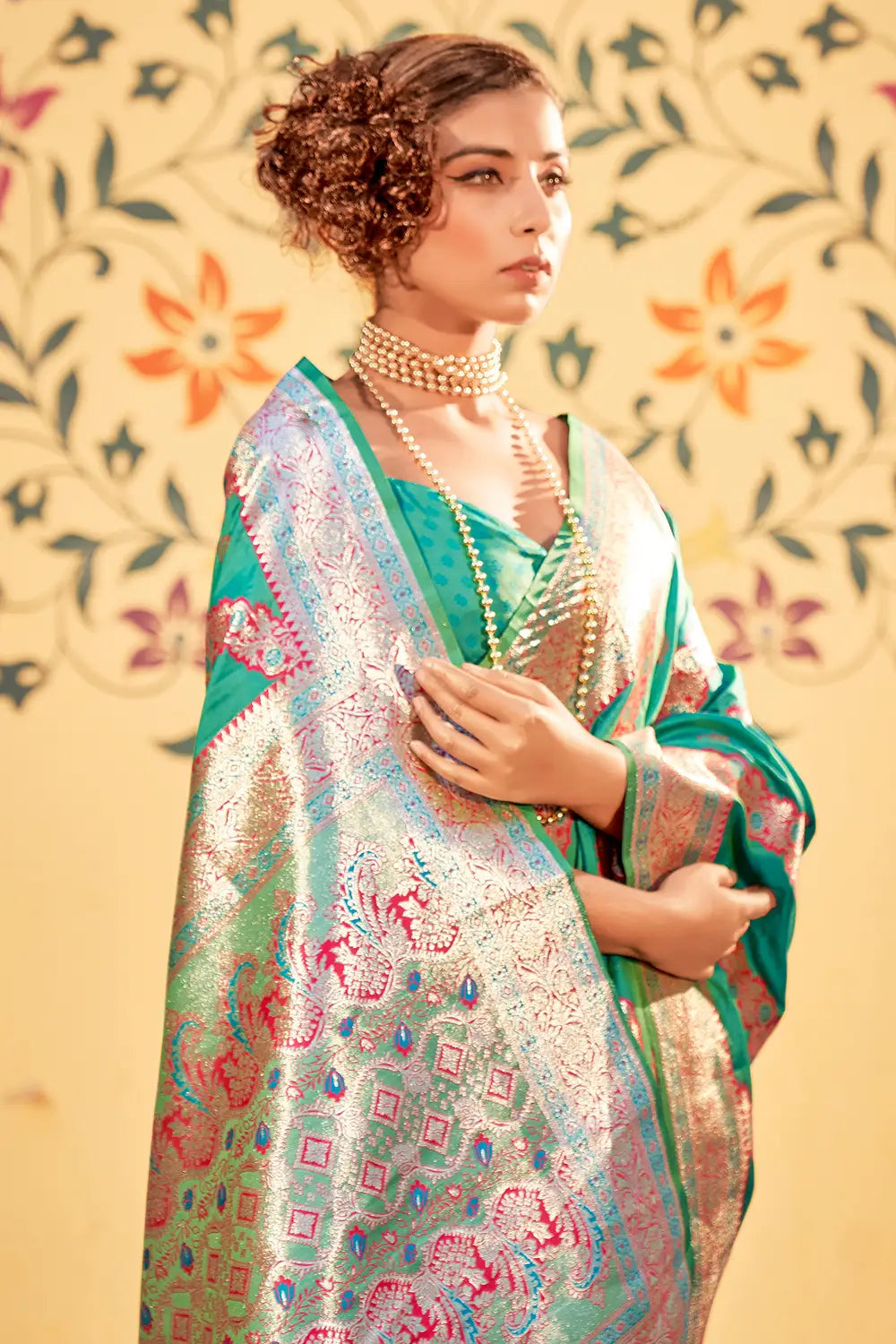 Buy MySilkLove Tradewind Green Woven Zari Banarasi Silk Saree Online