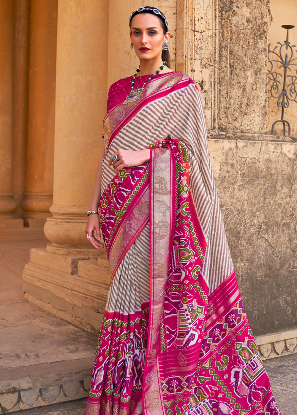 Buy MySilkLove Night White and Dark Pink Zari Woven Patola Saree Online