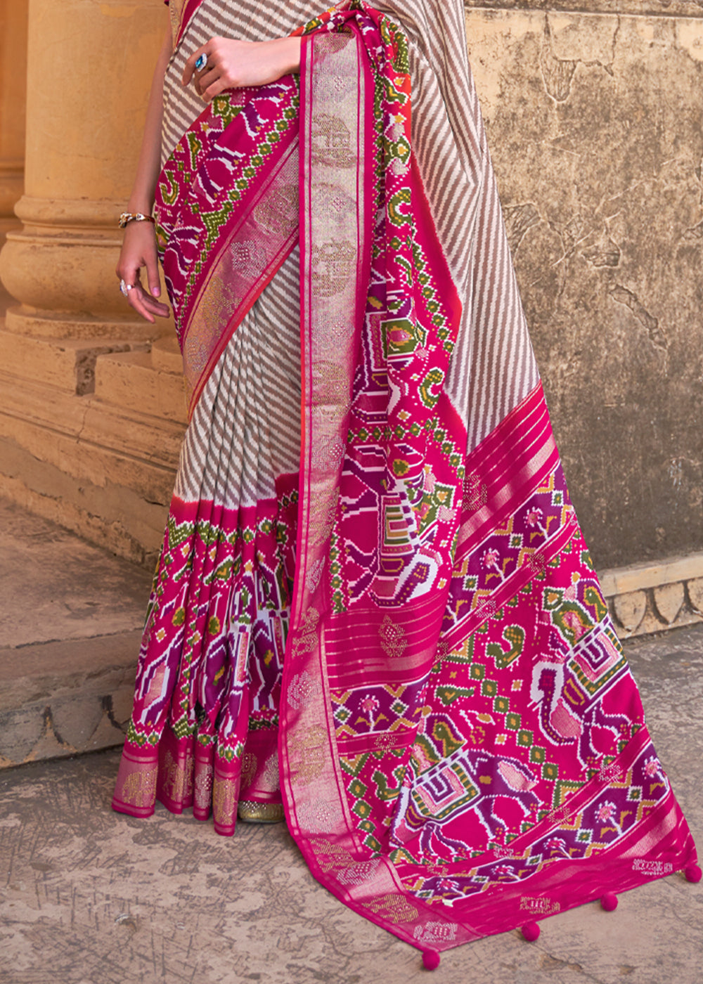 Buy MySilkLove Night White and Dark Pink Zari Woven Patola Saree Online