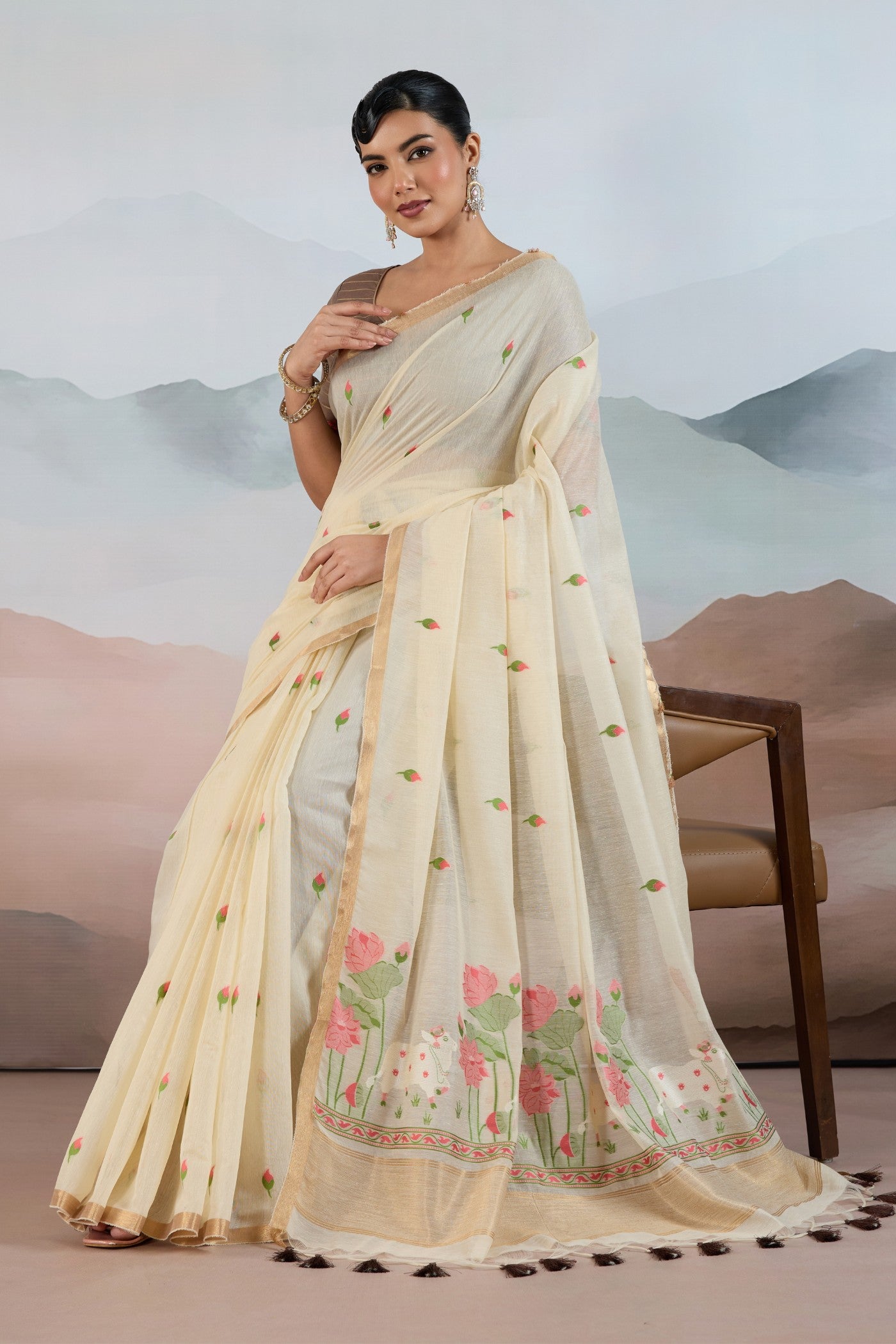 Buy MySilkLove White Smoke Cotton Handloom Pichwai Saree Online