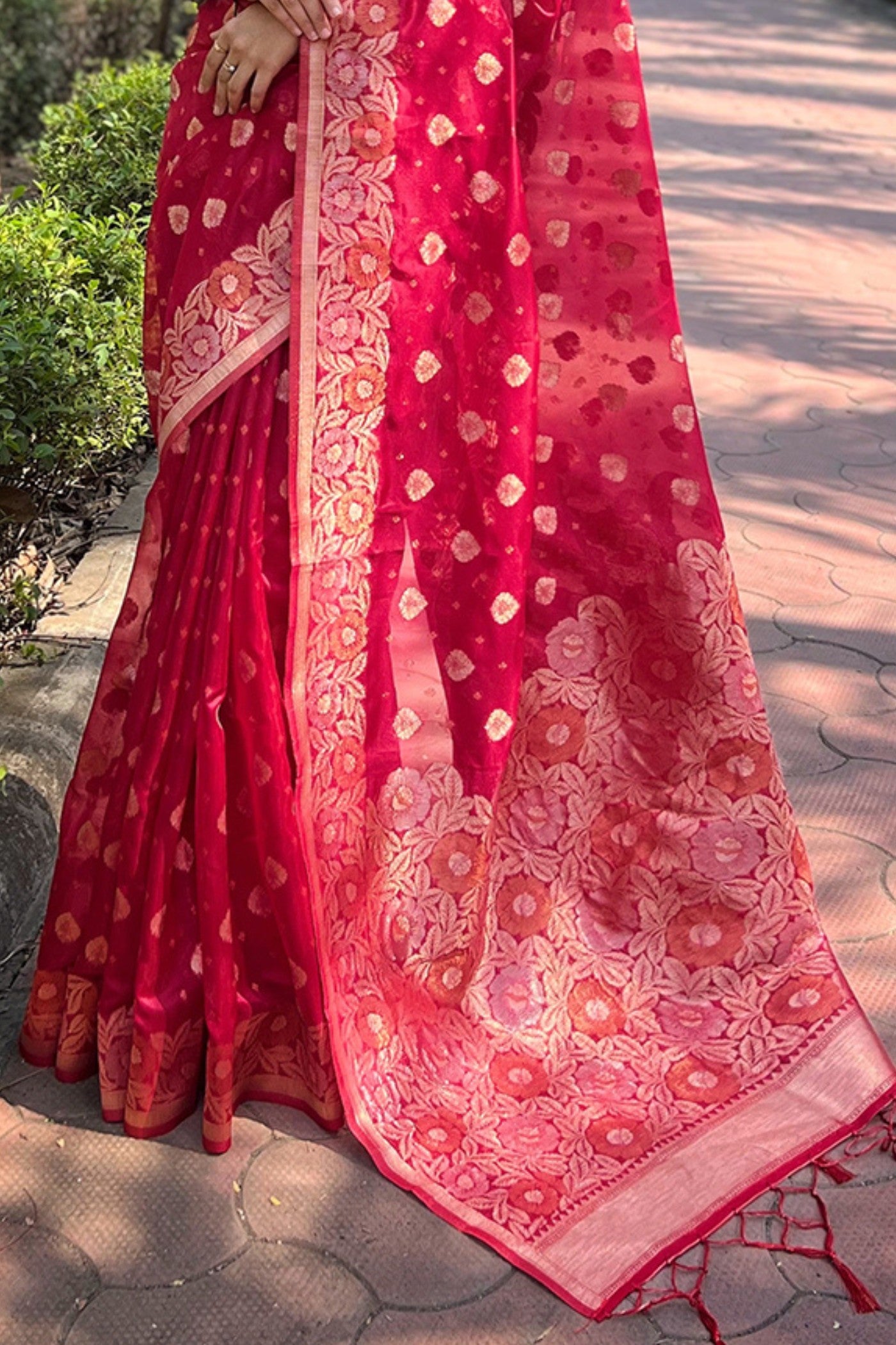 Buy MySilkLove Rose Pearl Red Zari Woven Organza Saree Online