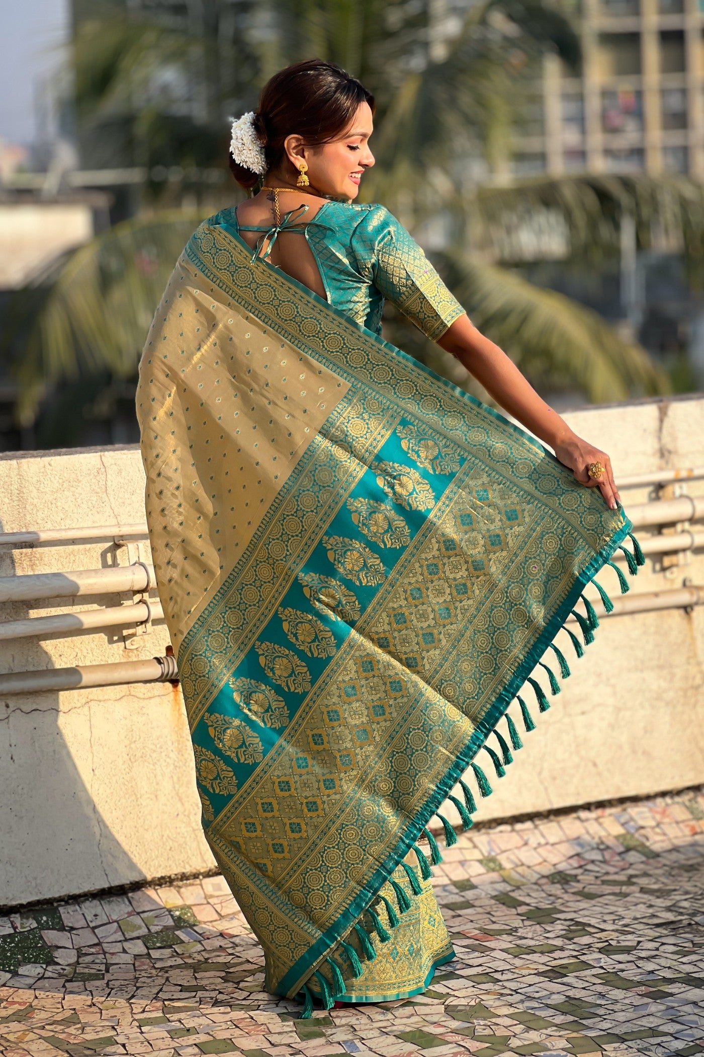 Buy MySilkLove Rob Roy Yellow Woven Banarasi Saree Online