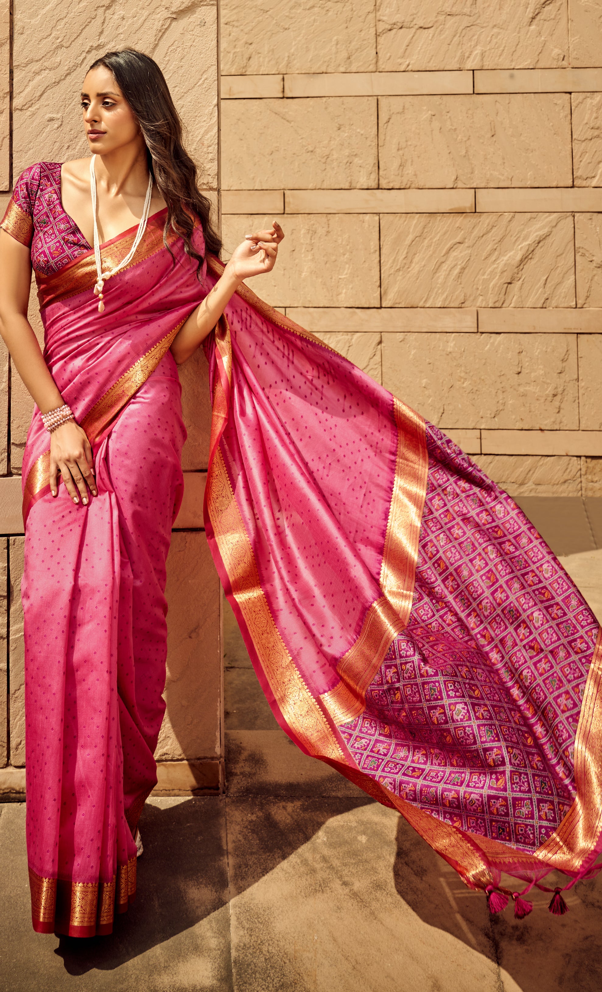 Buy MySilkLove Cabaret Pink Woven Banarasi Handloom Silk Saree Online