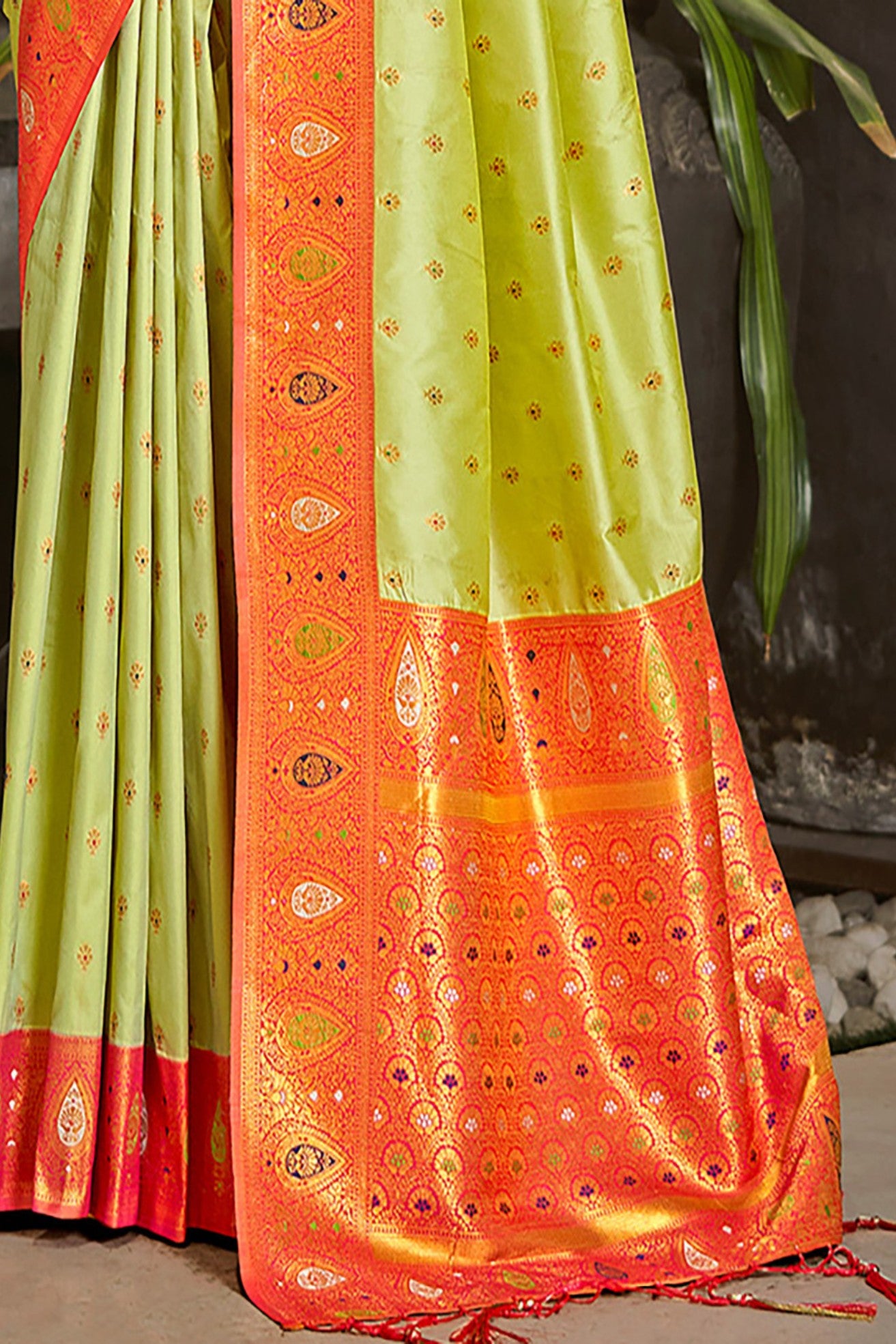 Buy MySilkLove Tacha Green Woven Banarasi Saree Online