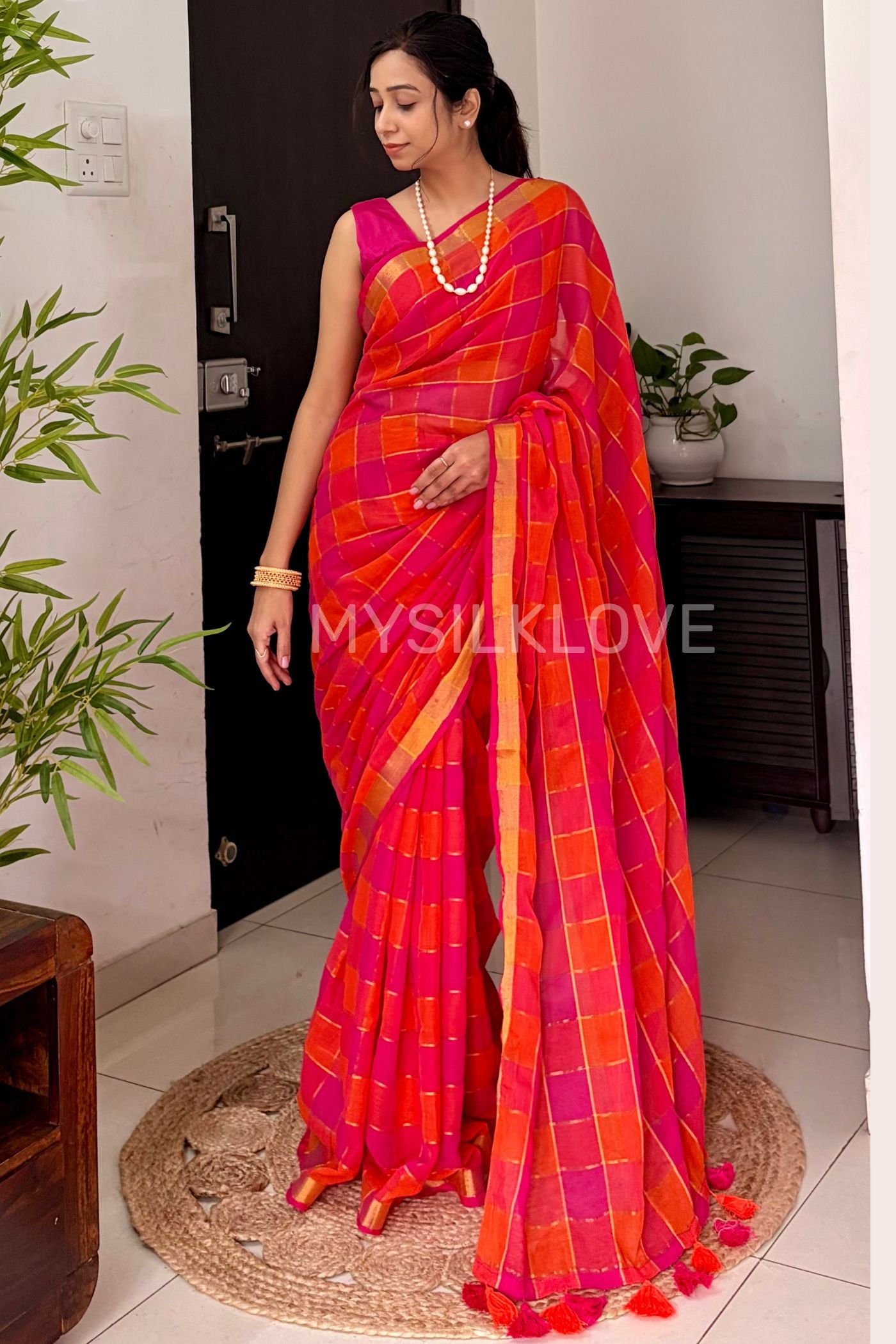 Buy MySilkLove Imperial Red Mul Mul Cotton Check Pattern Zari Woven Saree Online