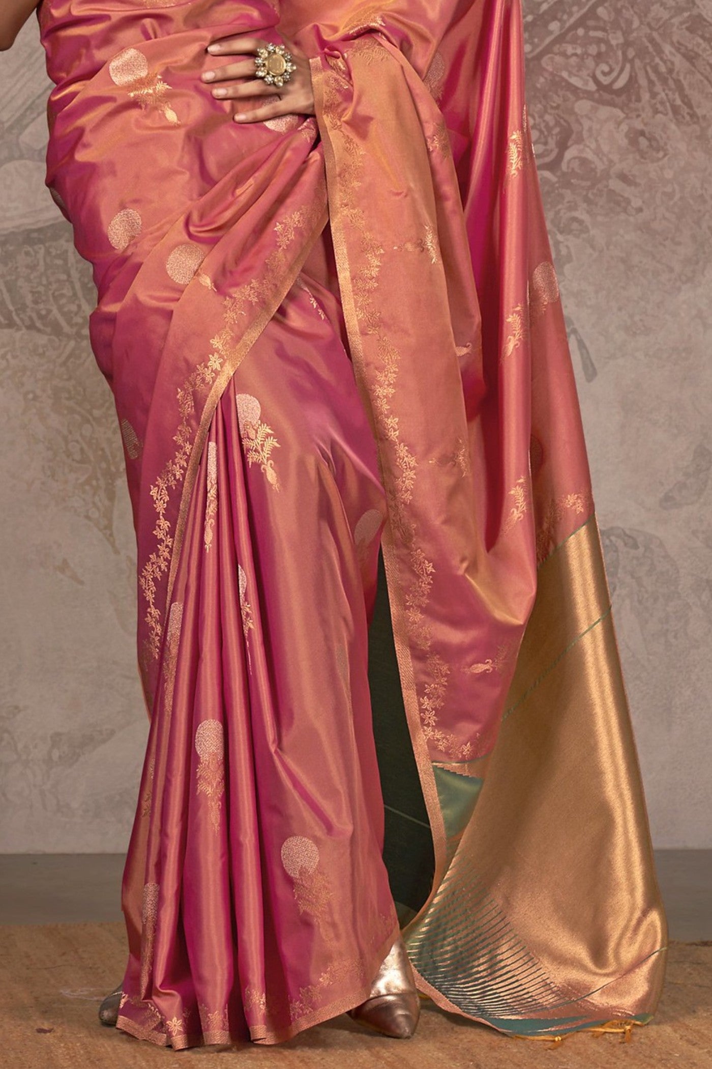 Buy MySilkLove Georgia Peach Two Tone Banarasi Handloom Saree Online