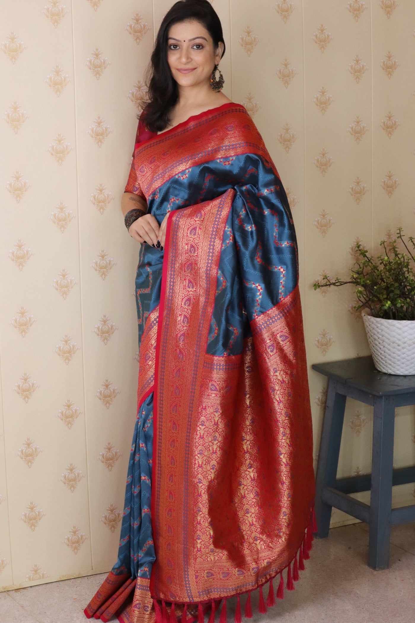 Buy MySilkLove Royal Blue Banarasi Handloom Saree Online