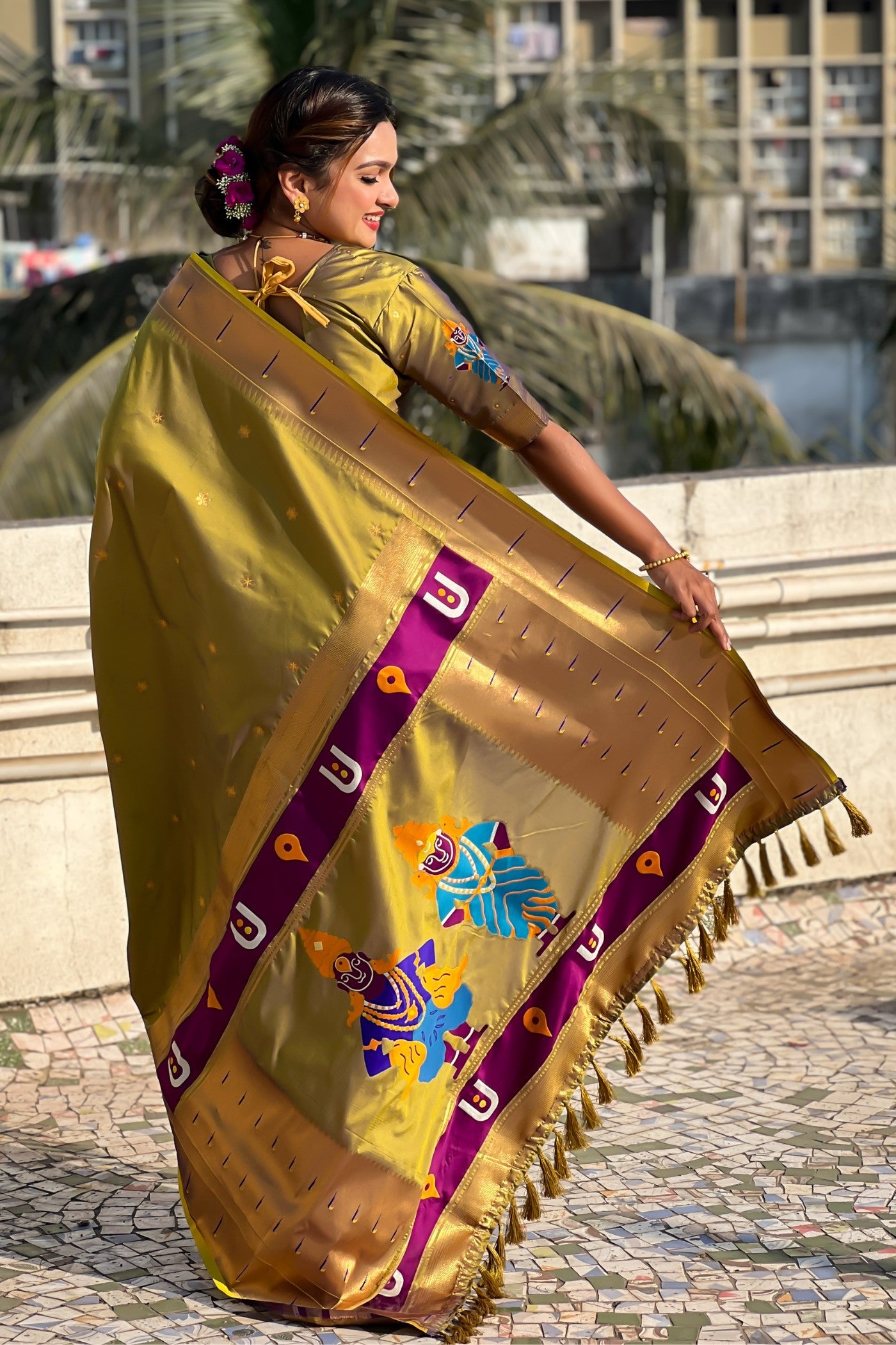 Buy MySilkLove Tacha Green Woven Paithani Saree Online