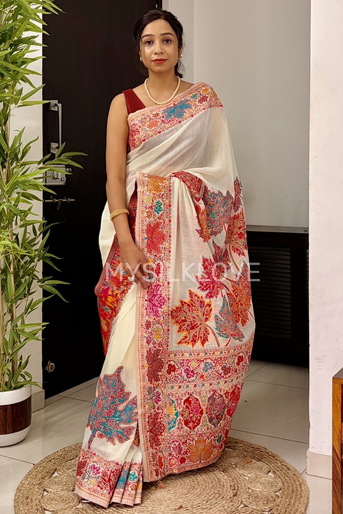 MySilkLove Oyster White Kashmiri Handloom Jamewar Saree