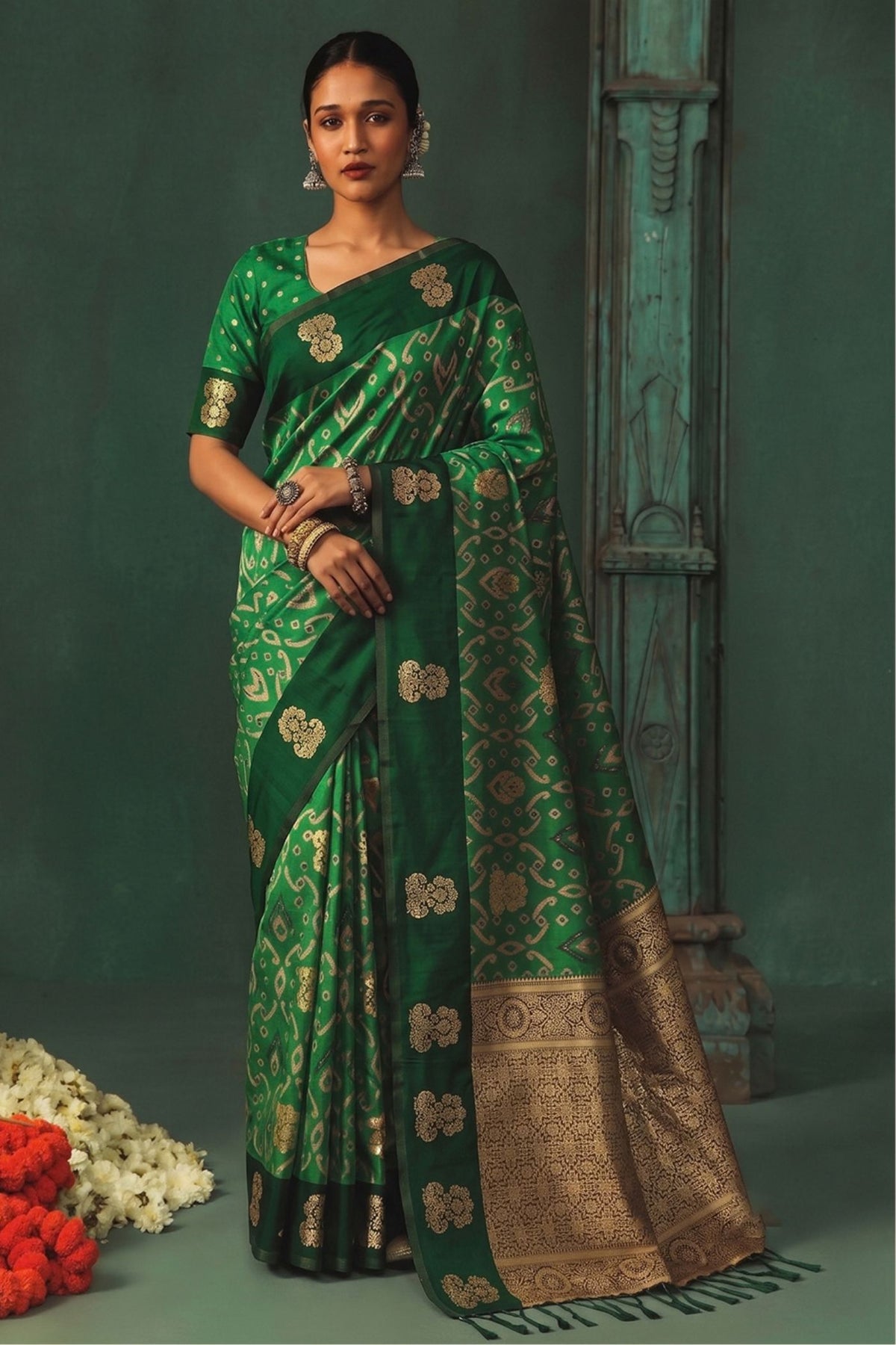 Buy MySilkLove Meadow Green Woven Banarasi Silk Saree Online