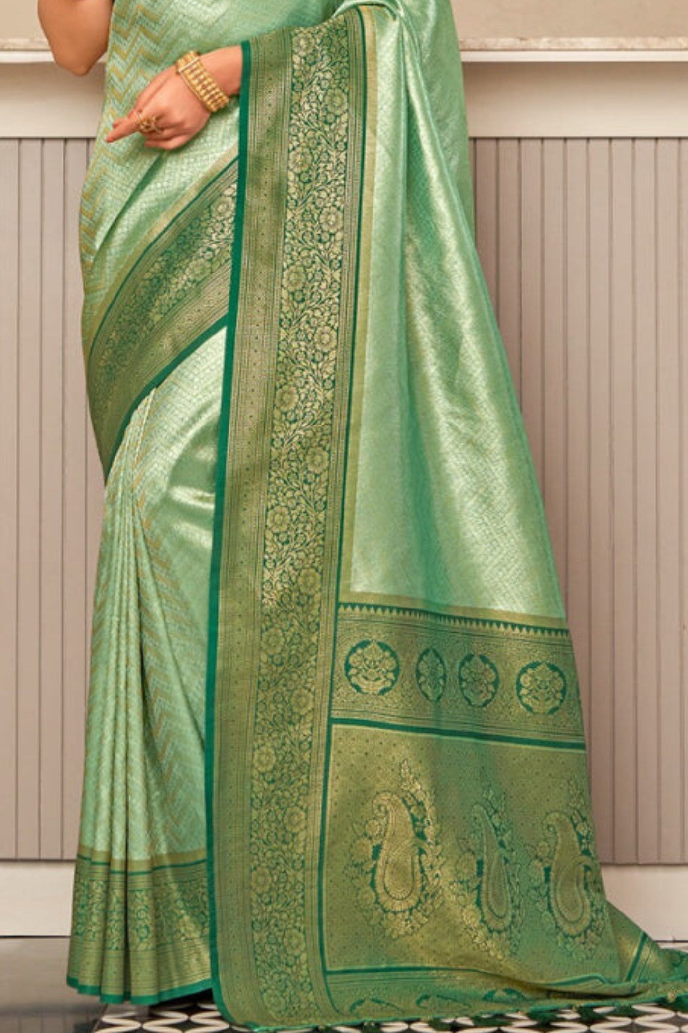 Buy MySilkLove Shimmer Green Zari Woven Kanjivaram Saree Online