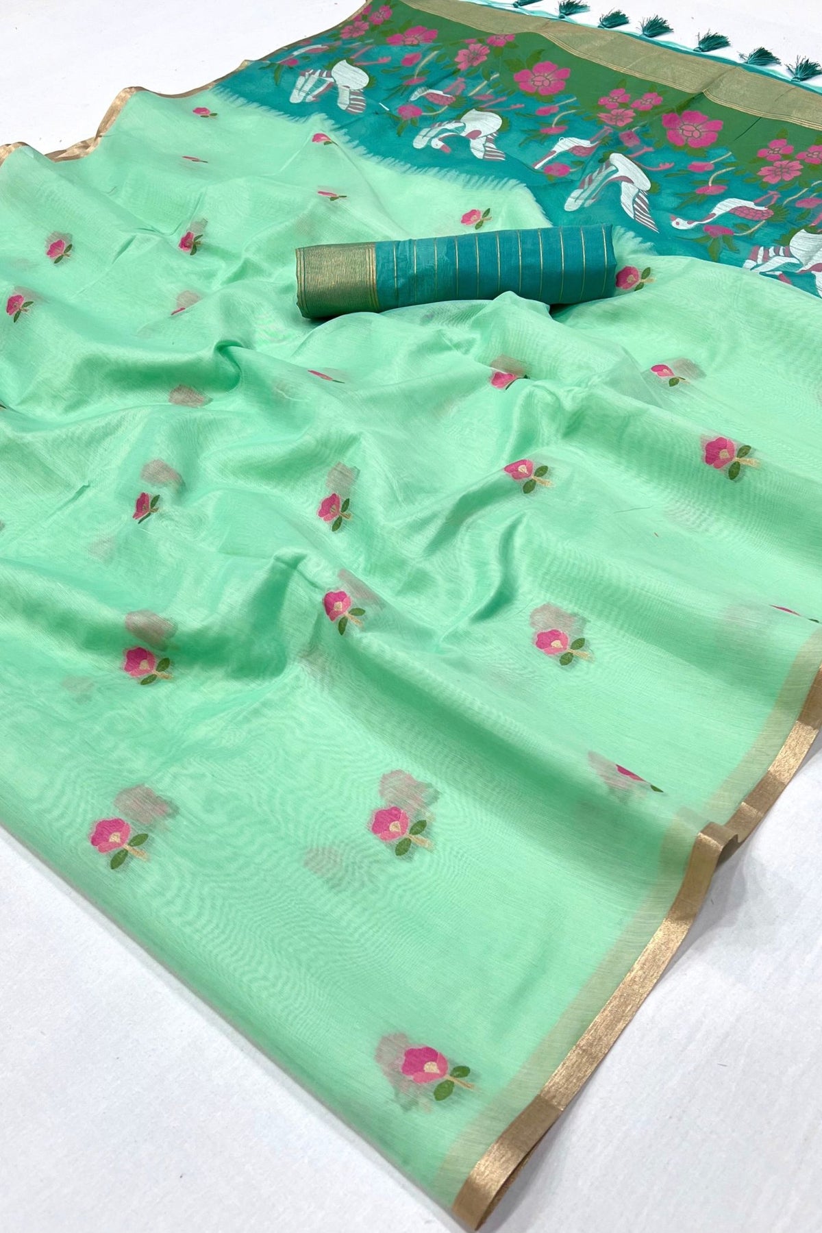 Buy MySilkLove Gardenia Green Cotton Handloom Swan Saree Online