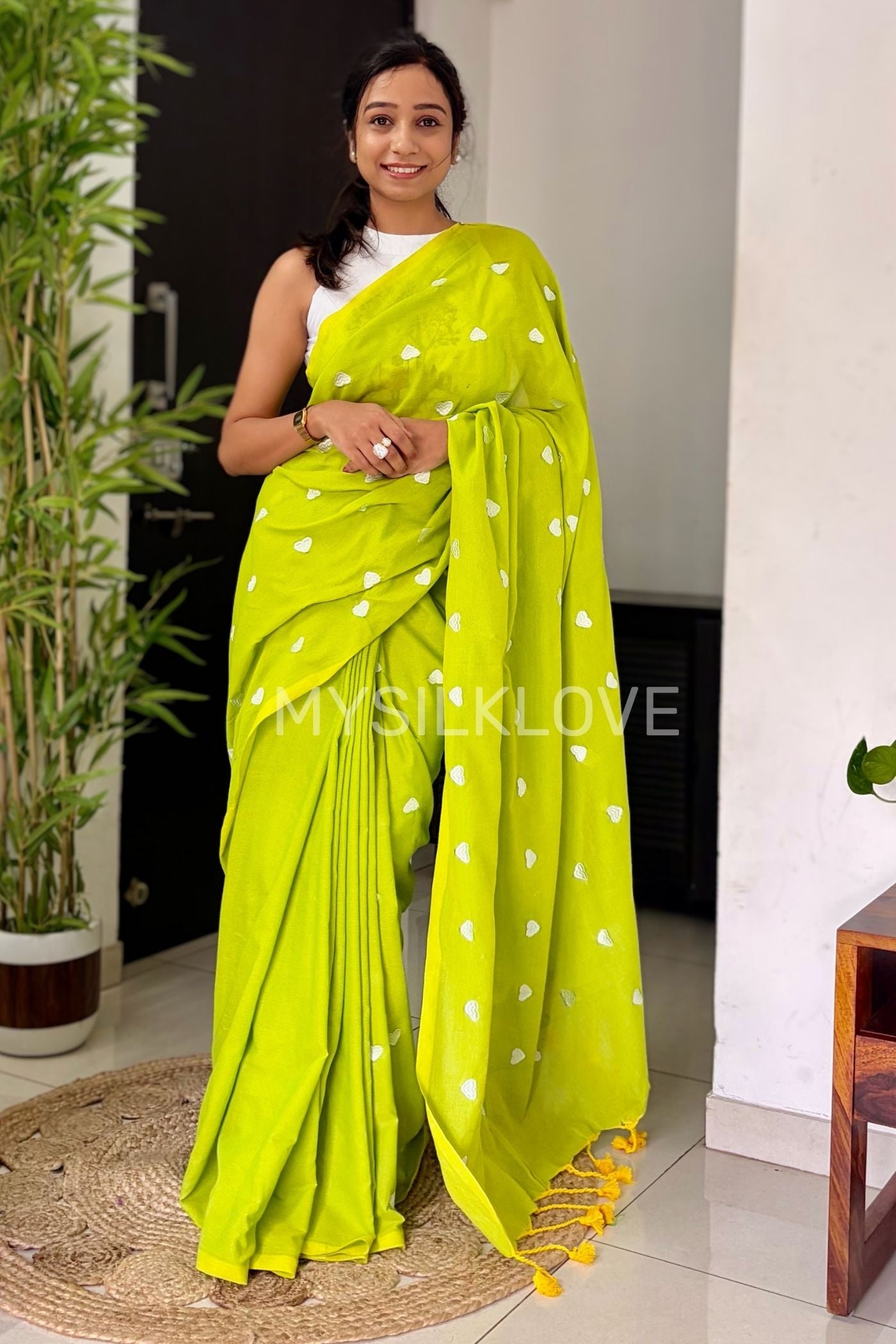 Buy MySilkLove Leaf Green Mul cotton Heart Thread Woven Saree Online