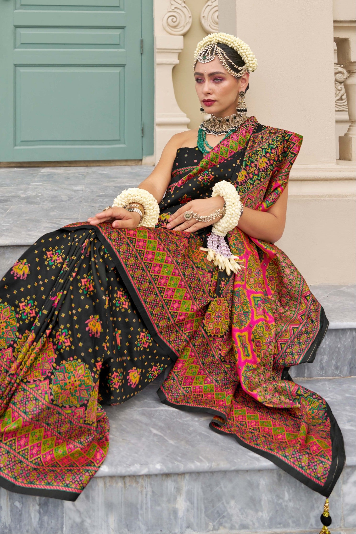 Buy MySilkLove Tuna Black Printed Kashmiri Jamewar Silk Saree Online