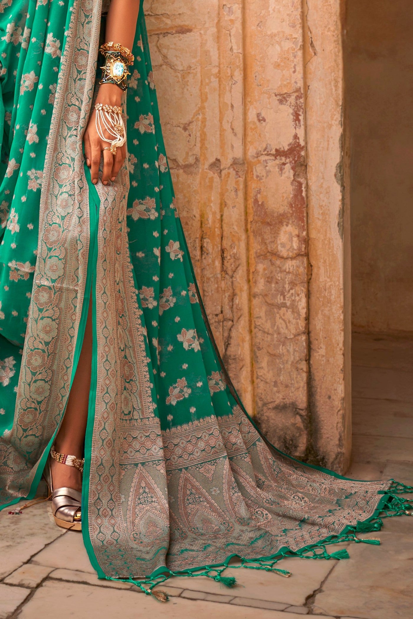 Buy MySilkLove Jungle Green Zari Woven Georgette Saree Online