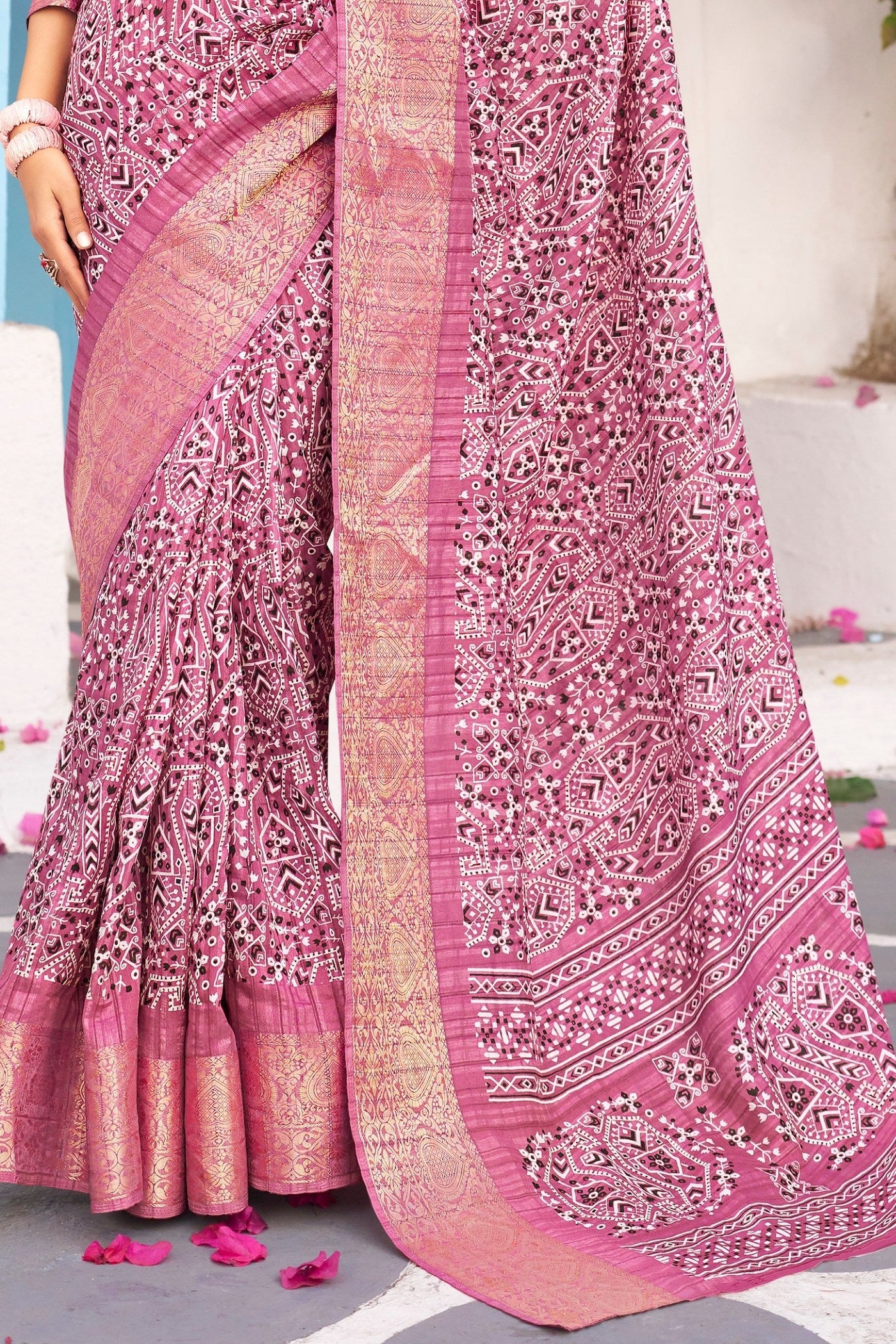 Buy MySilkLove Can Can Pink Banarasi Printed Saree Online