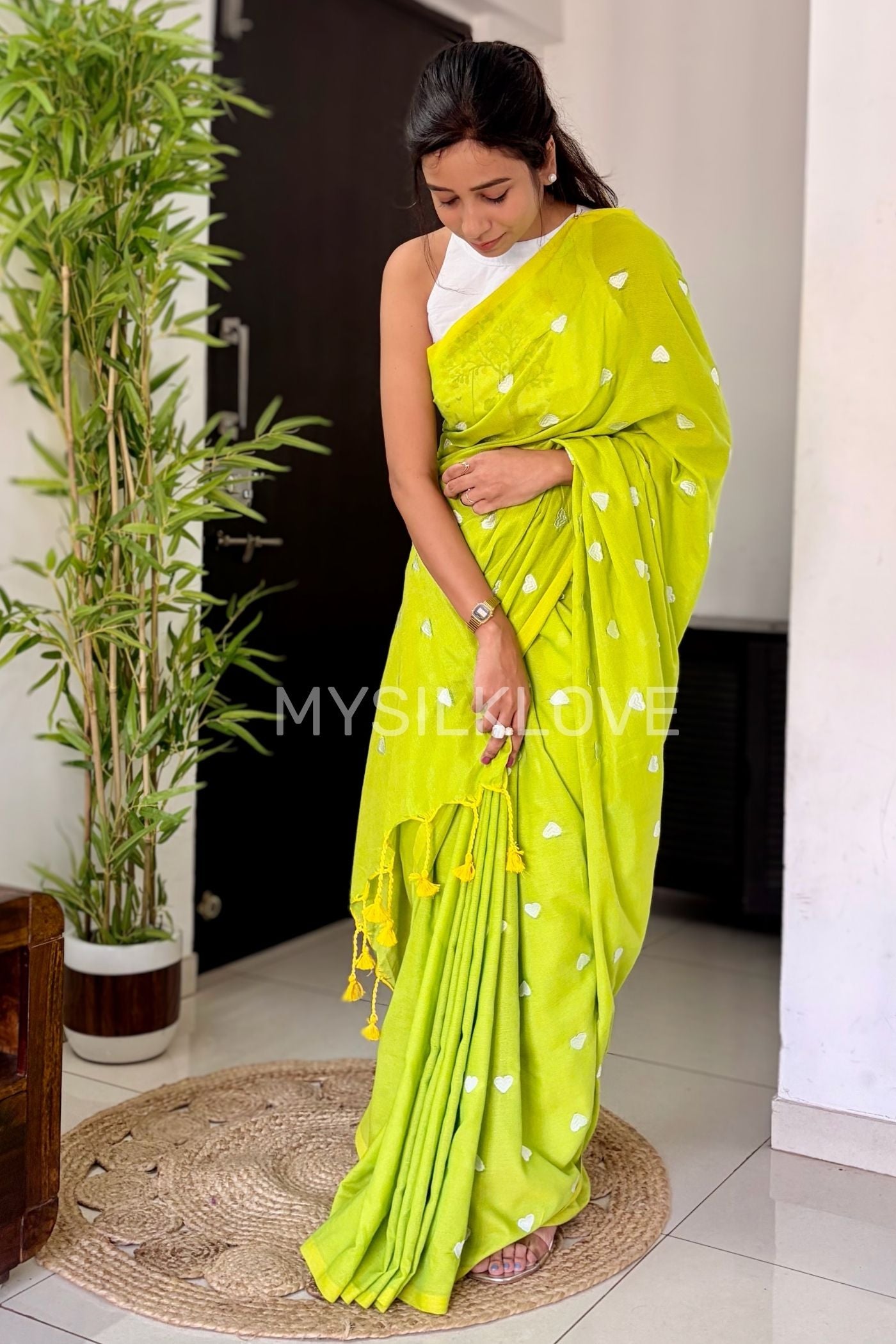 Buy MySilkLove Parrot Green Mul cotton Heart Thread Woven Saree Without Blouse Online