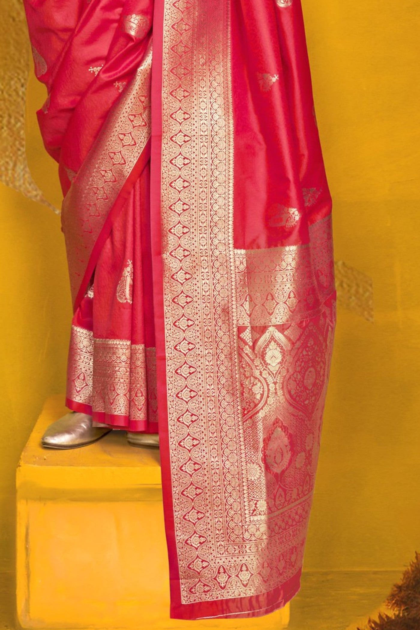 Buy MySilkLove Roseberry Pink Banarasi Handloom Silk Saree Online