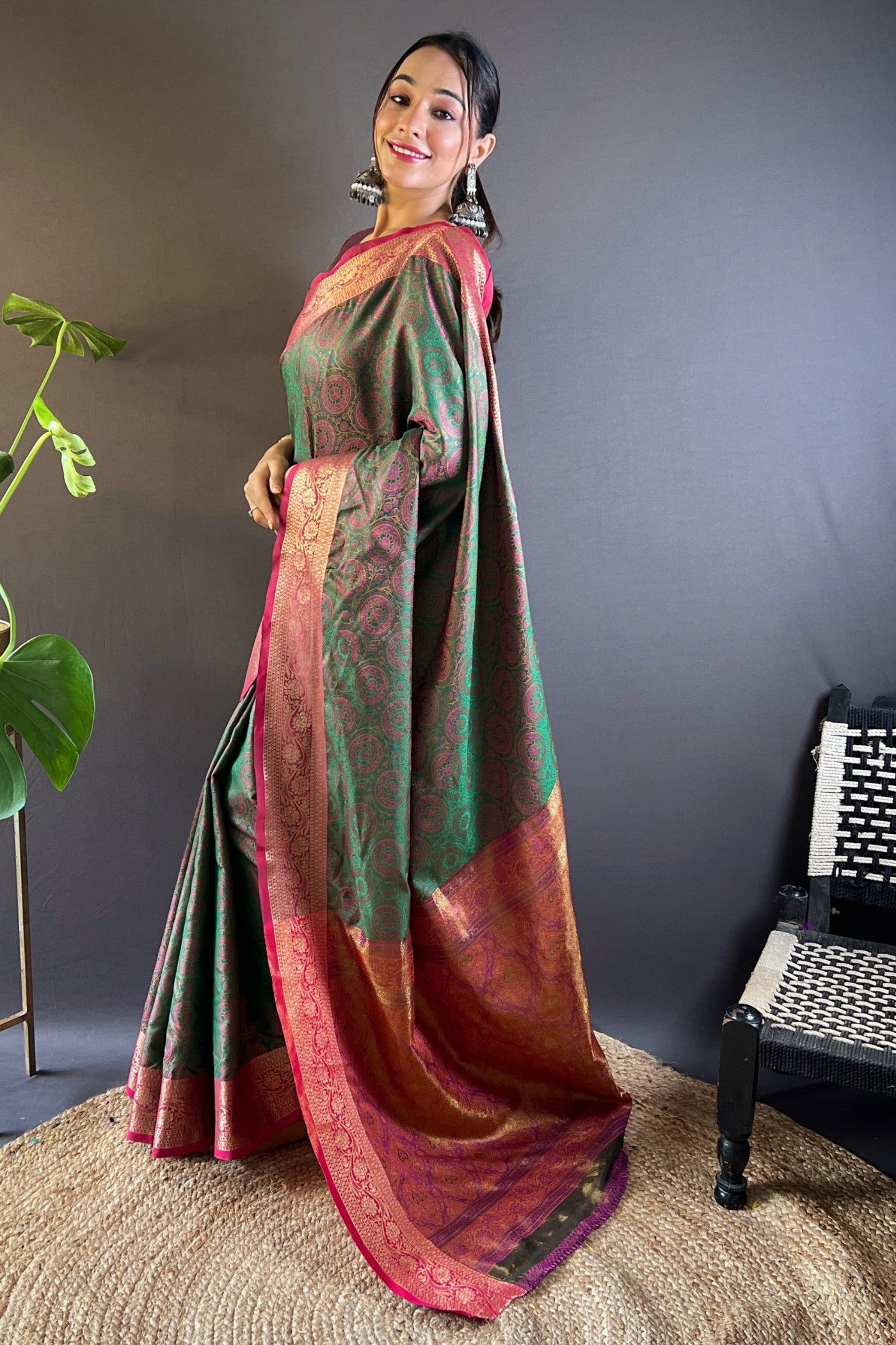 Buy MySilkLove Como Green Woven Banarasi Saree Online